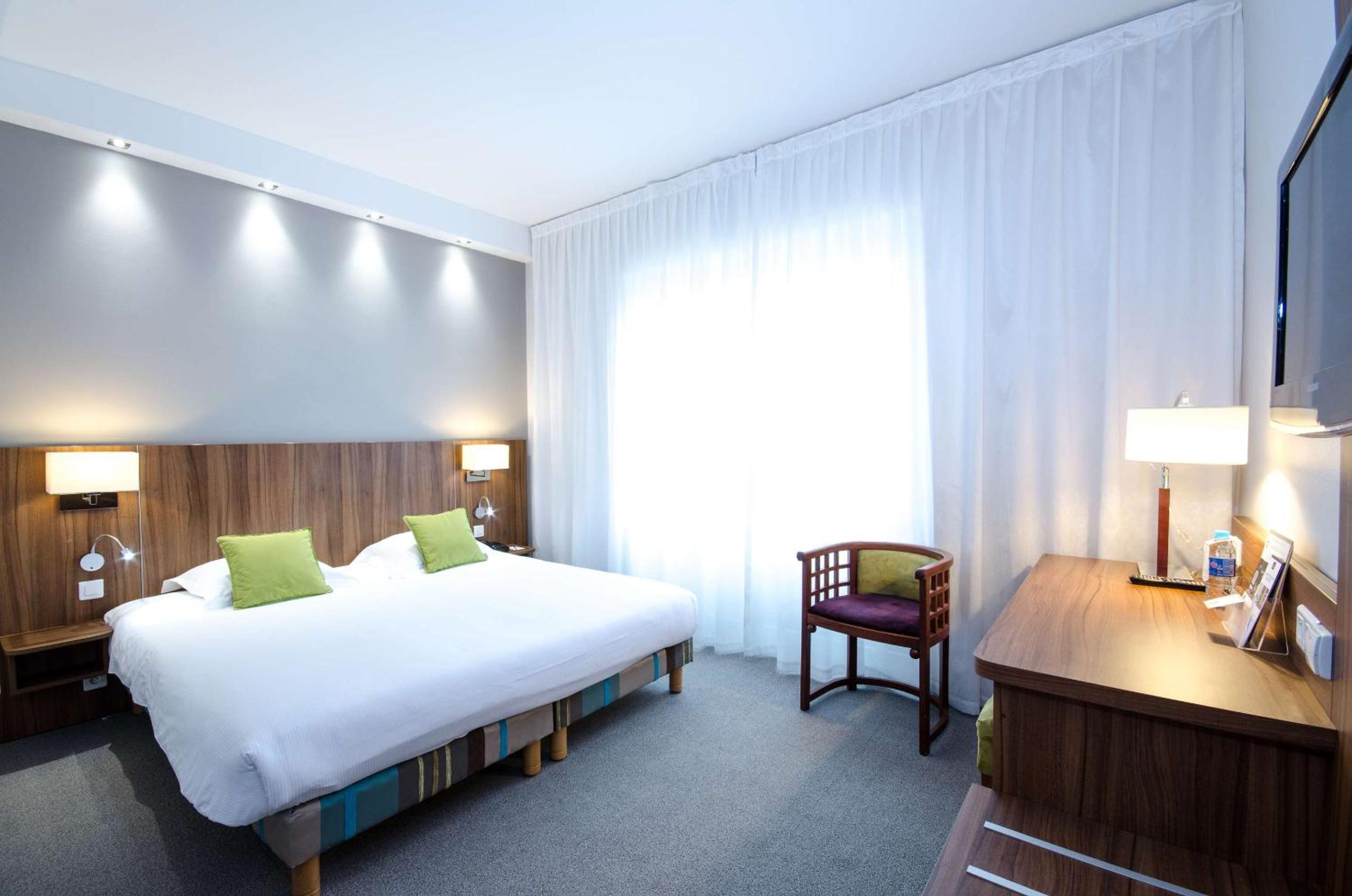 Comfort Queen Room - Non-Smoking  - Photo 28