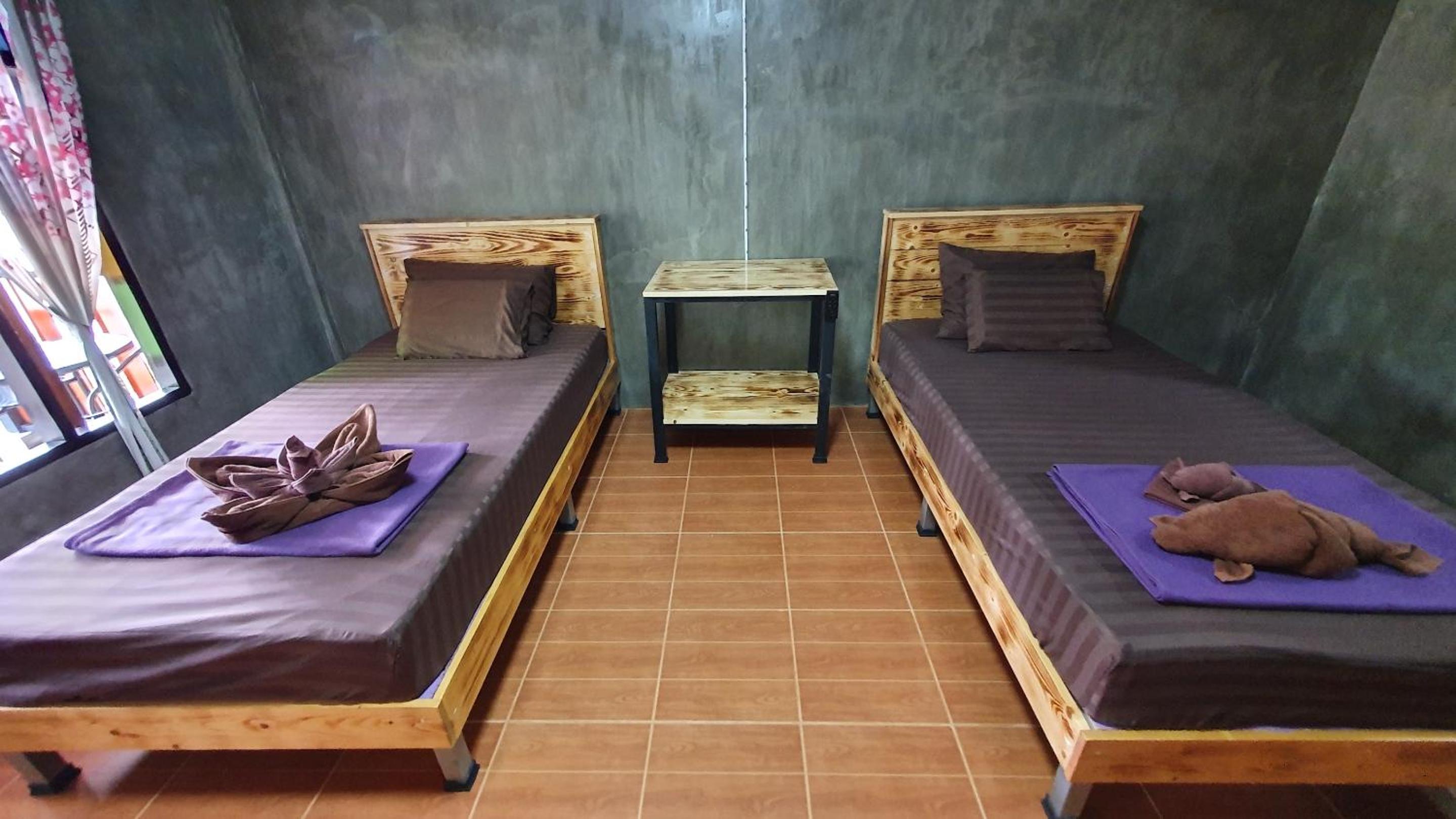 Twin Room with Balcony - Photo 5