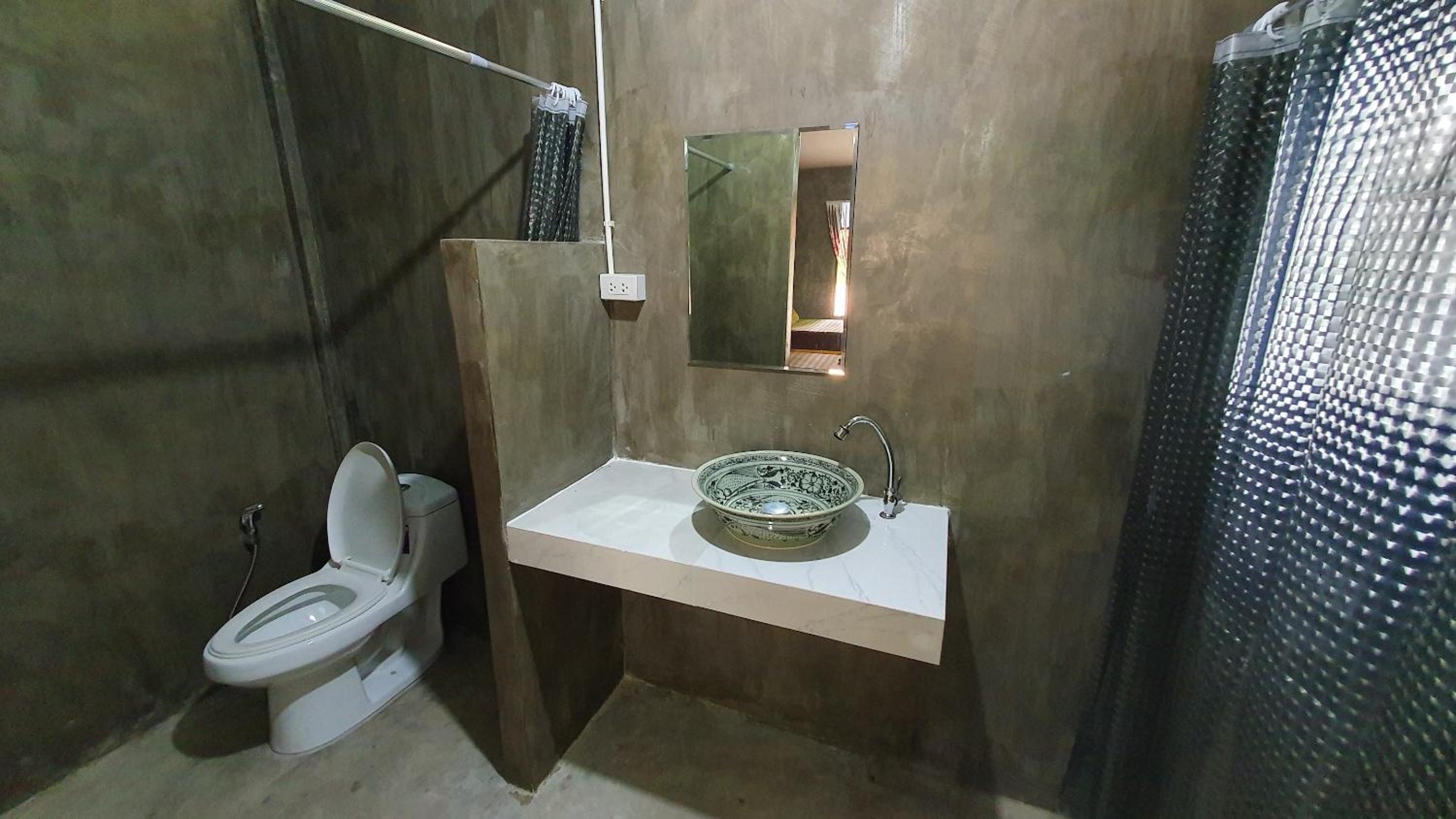 Twin Room with Balcony - Photo 3