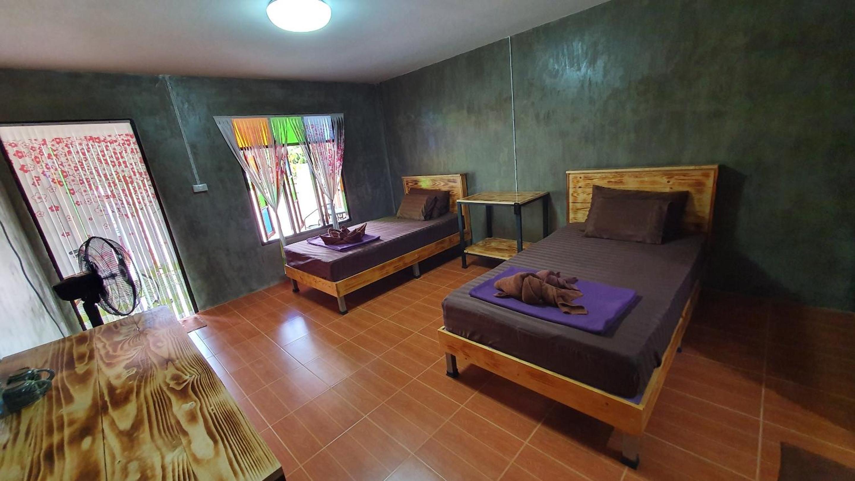 Twin Room with Balcony - Photo 6