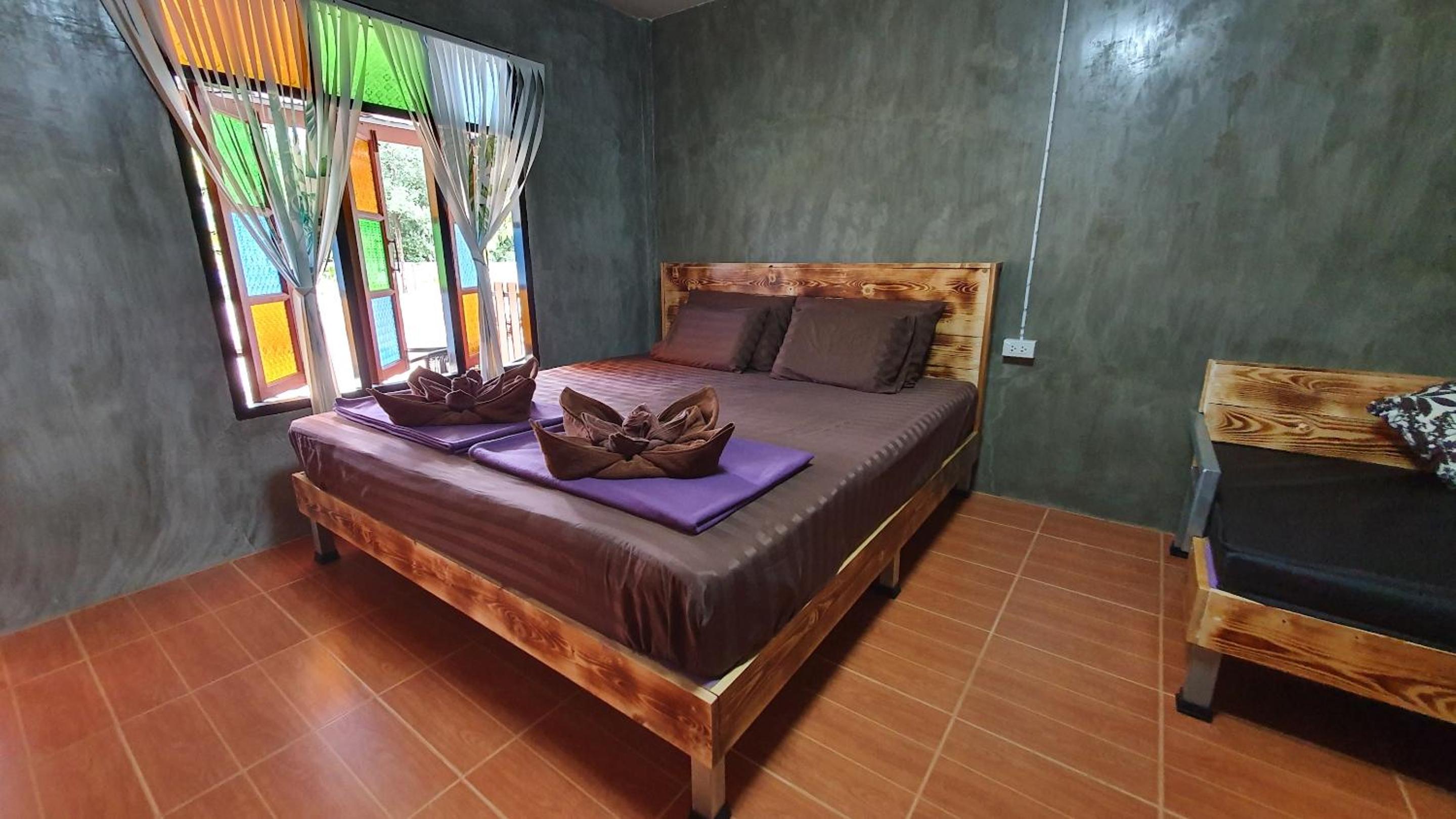 Double Room with Balcony - Photo 8