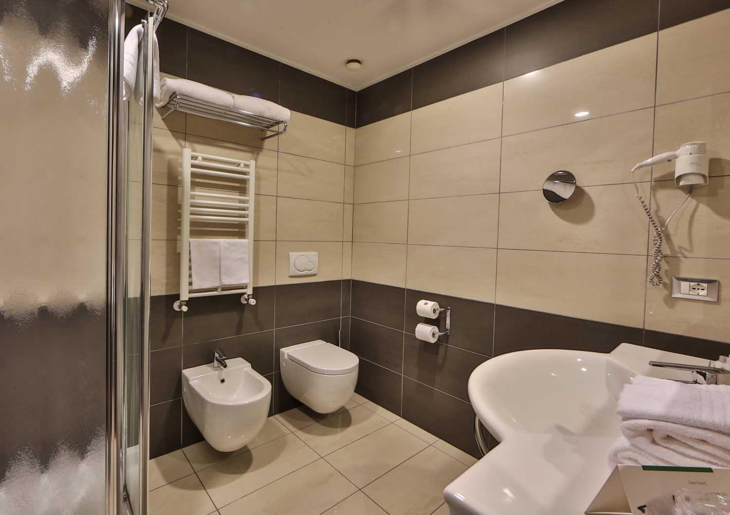 Comfort Queen Room - Non-Smoking  - Photo 2
