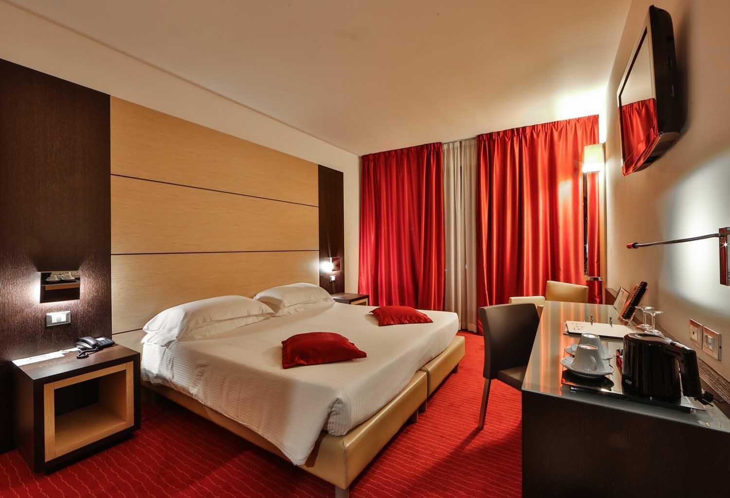 Comfort Queen Room - Non-Smoking  - Photo 6