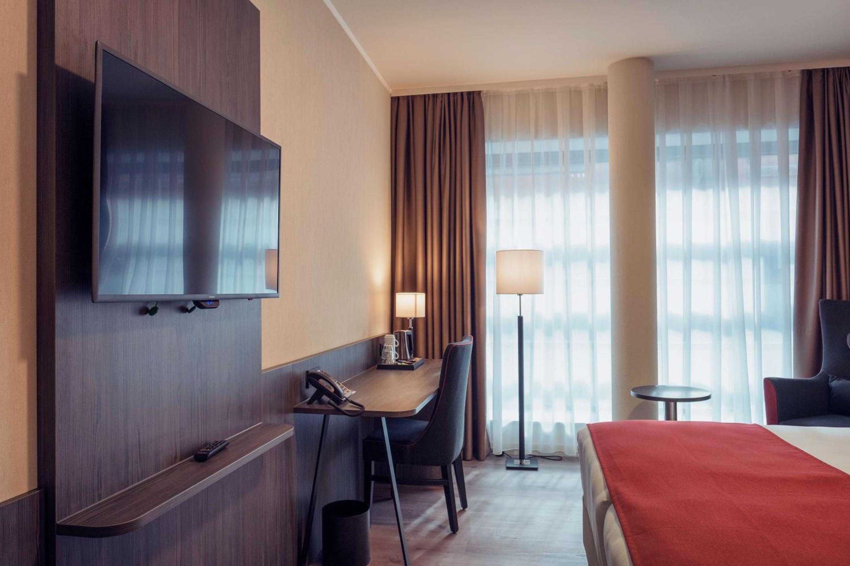Comfort Double Room with 2 Single Beds - Photo 6