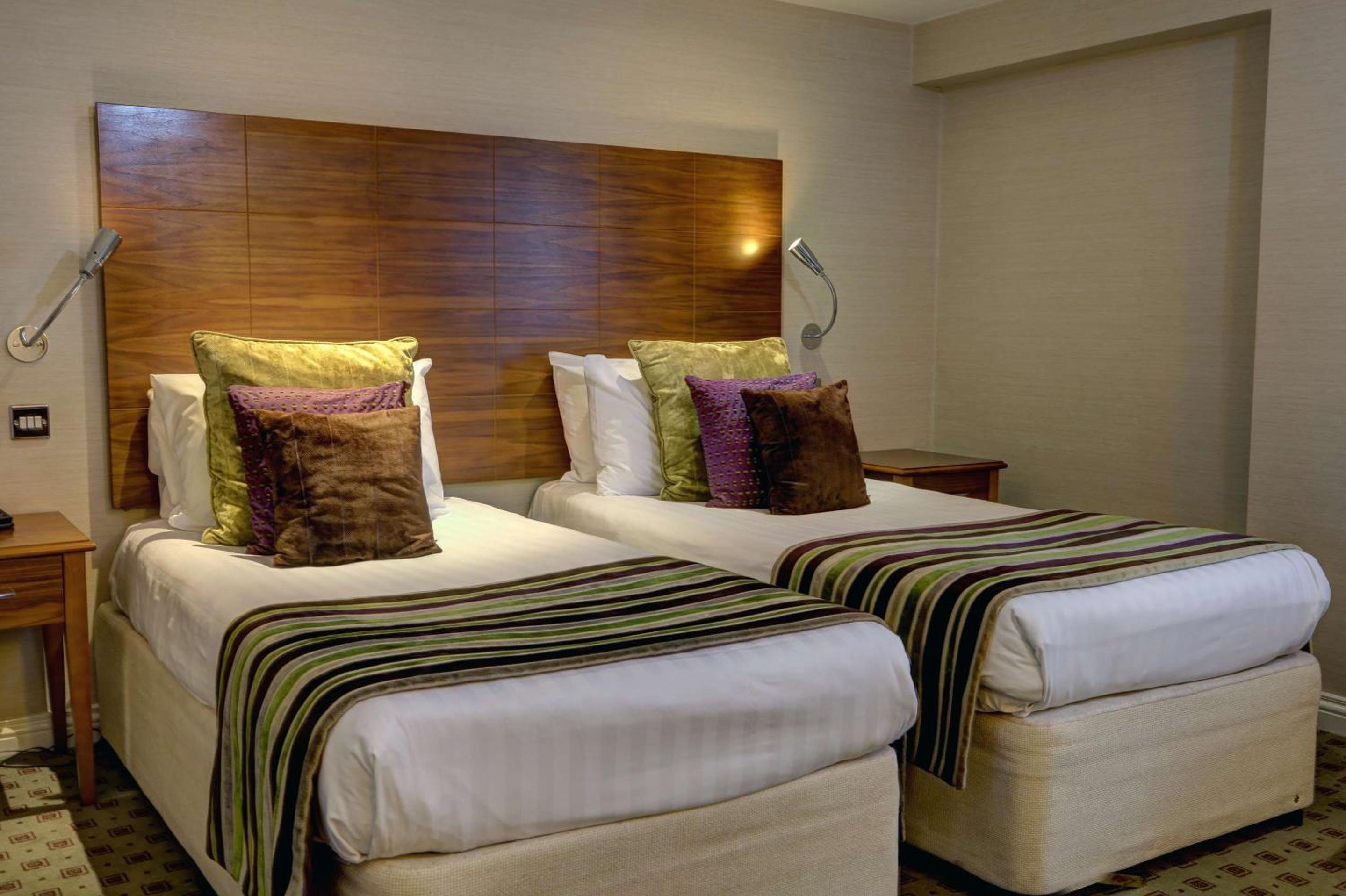 Standard Twin Room - Non-Smoking - Photo 4