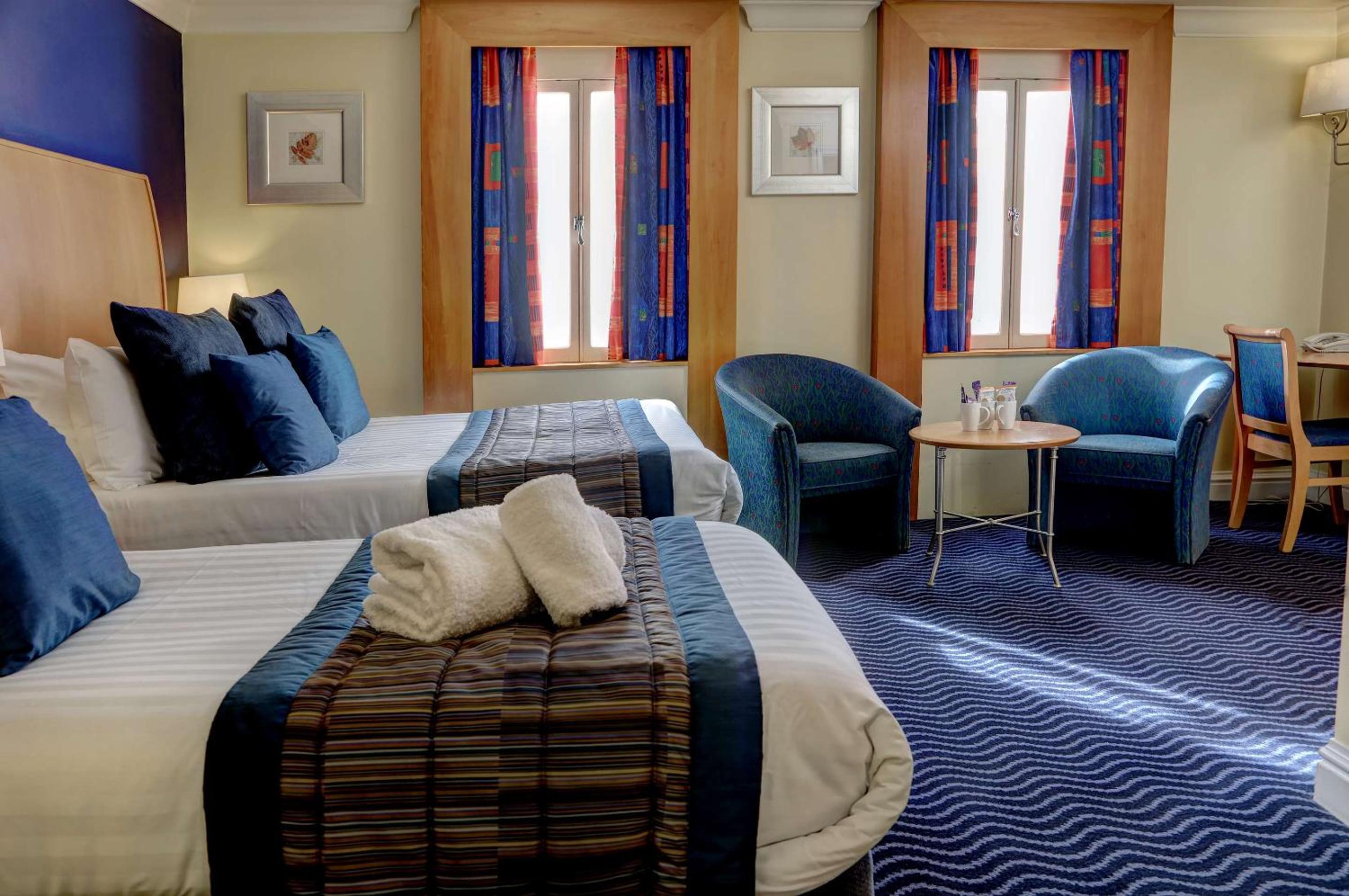 Family Room with Double and Single Beds - Non-Smoking - Photo 1