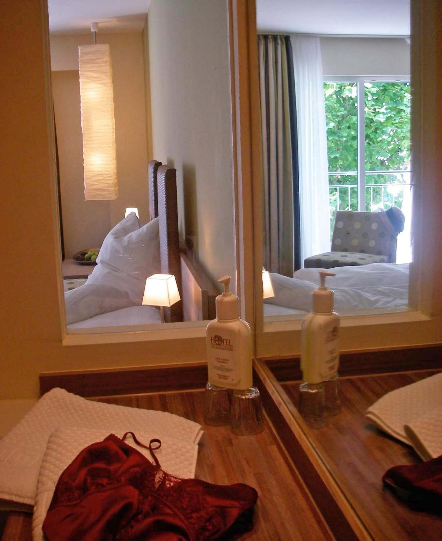 Comfort Double Room thumbnail 5