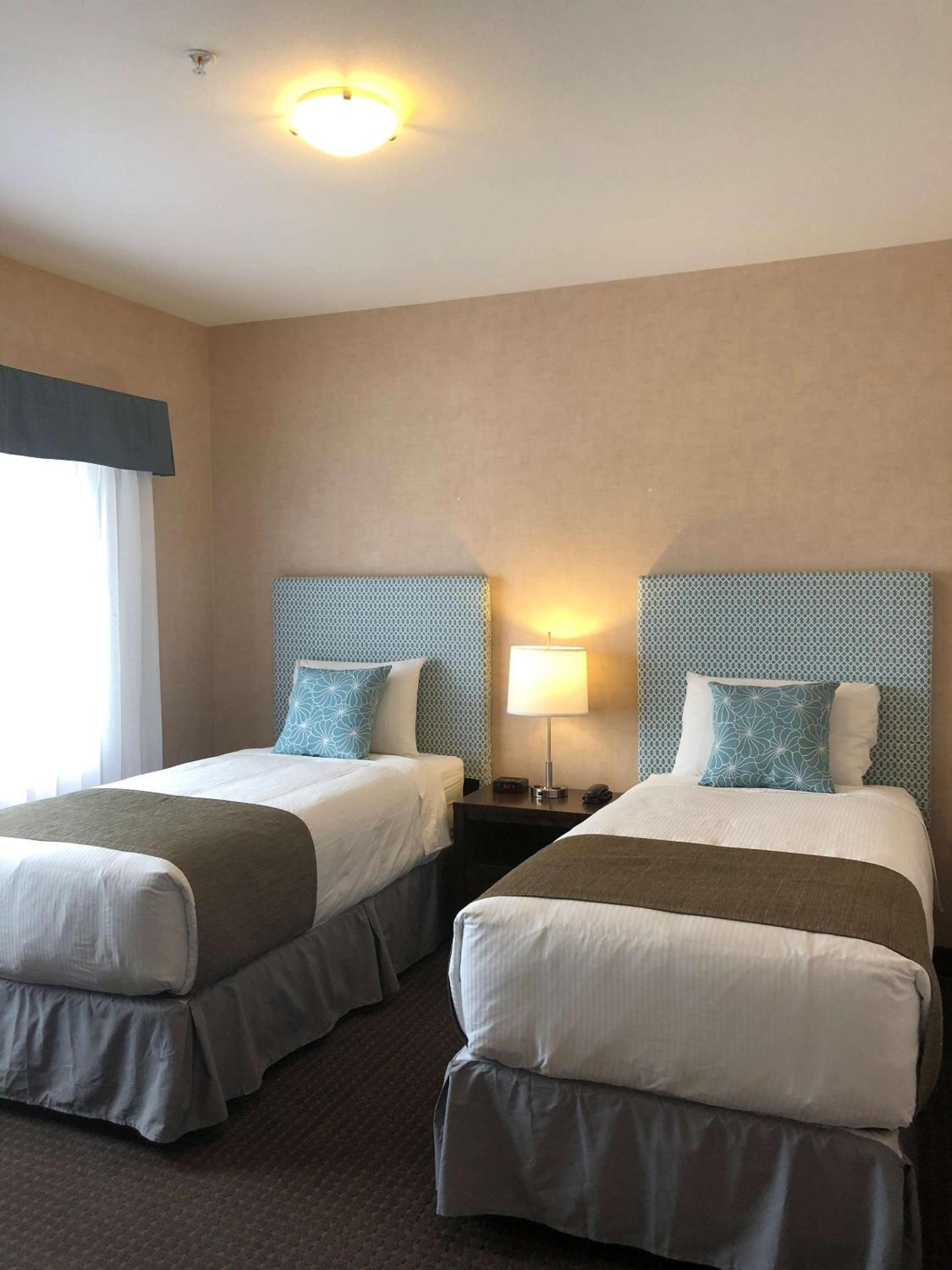 King Room with Two Twin Beds