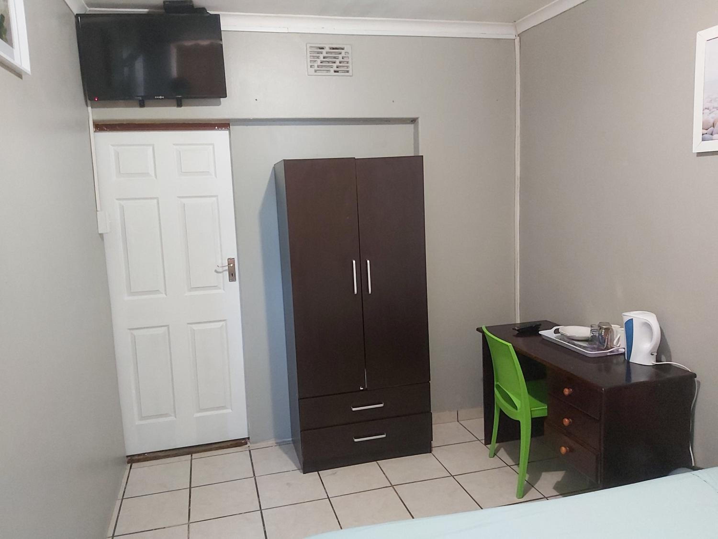Double or Twin Room - Photo 2