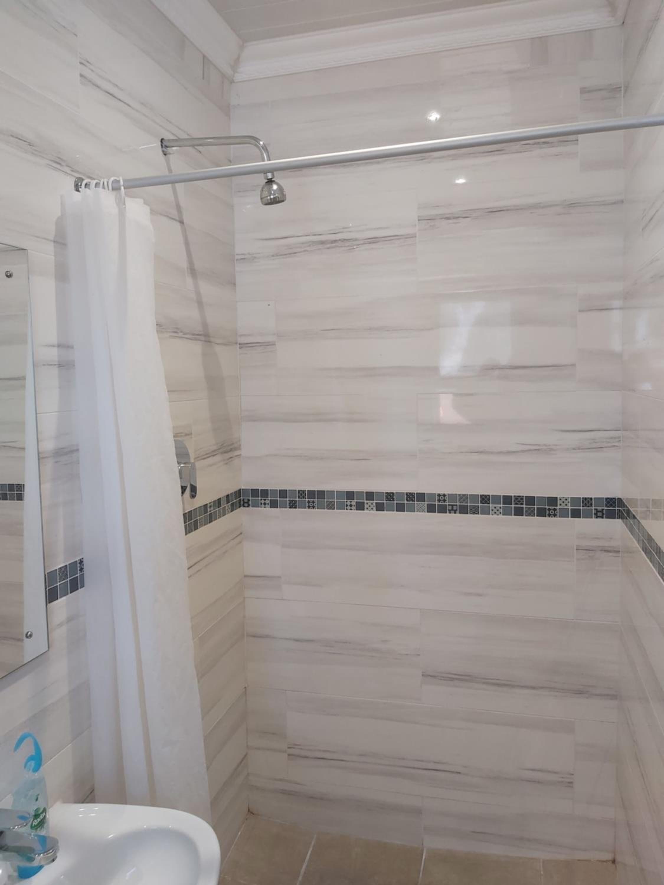 Double or Twin Room - Photo 4