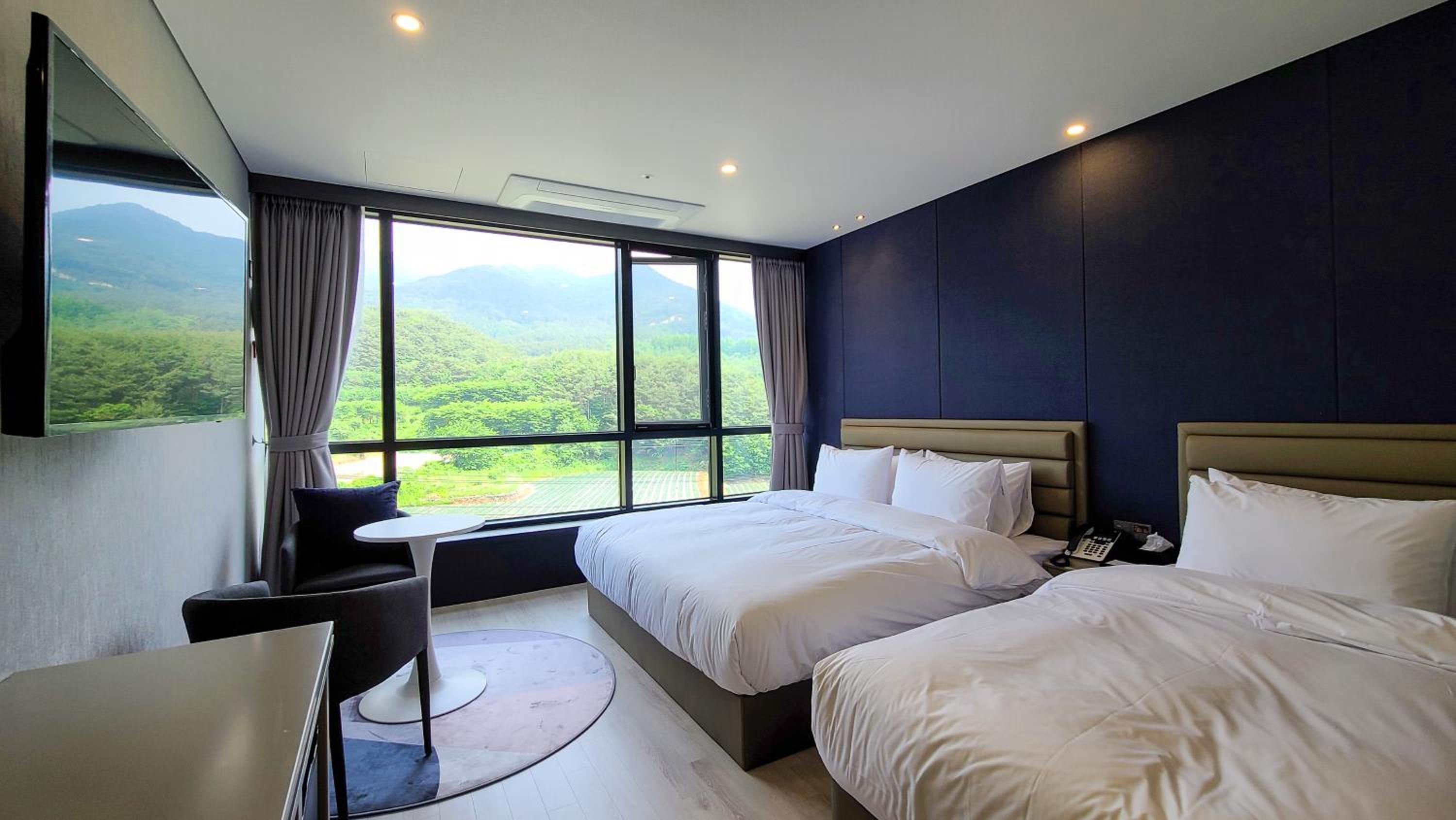 Deluxe Twin Room - Photo 3