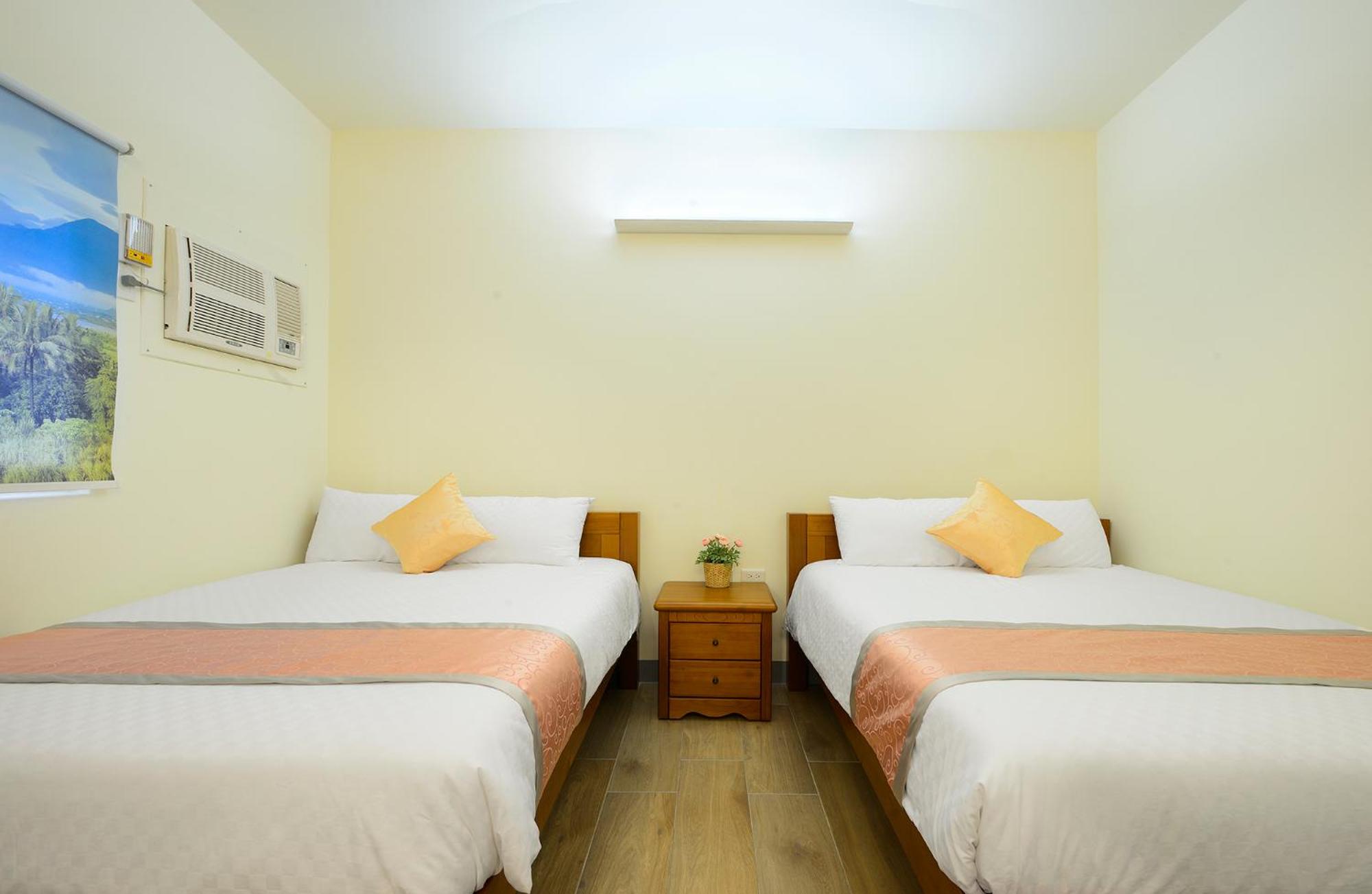Quadruple Room with Mountain View photo 3