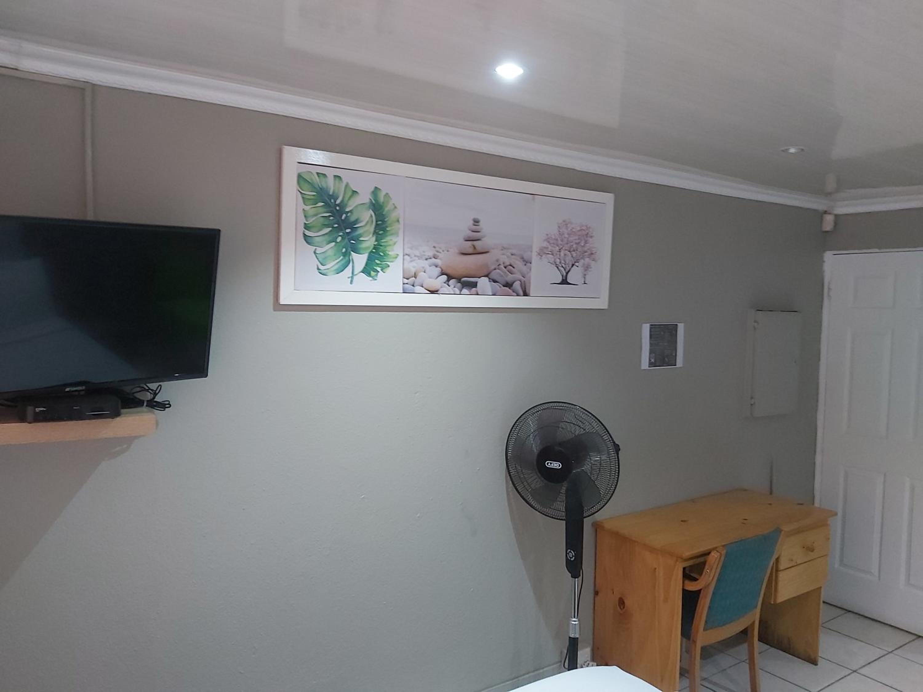 Double Room - Photo 3
