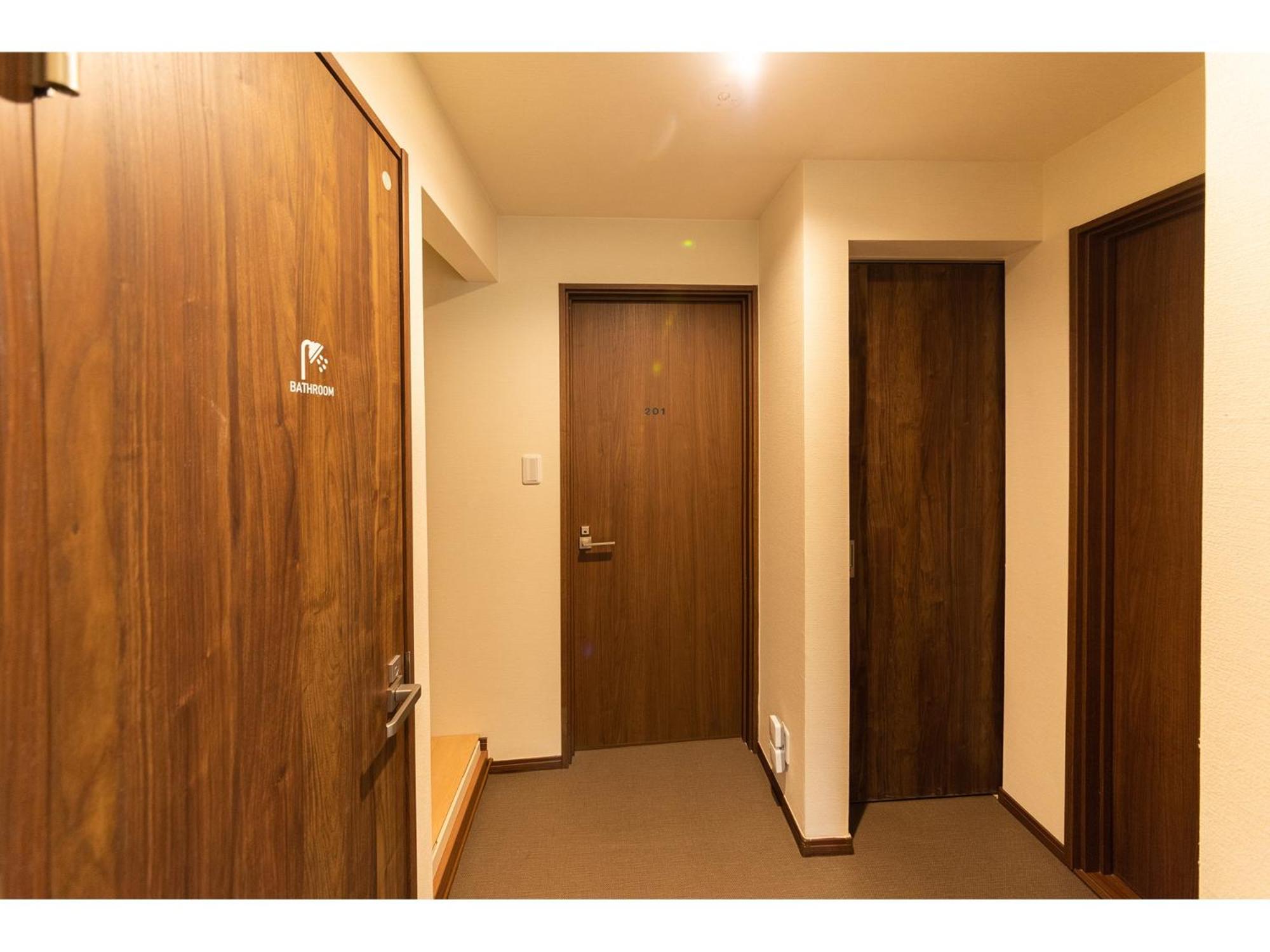Japanese-Style Room with Toilet photo 1