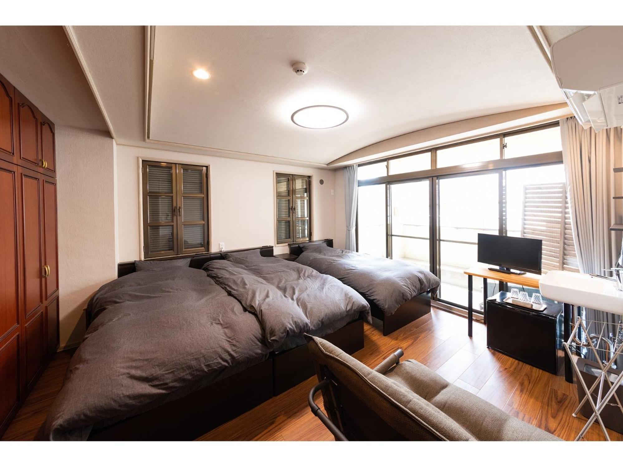 Quadruple Room with Shared Bathroom photo 2