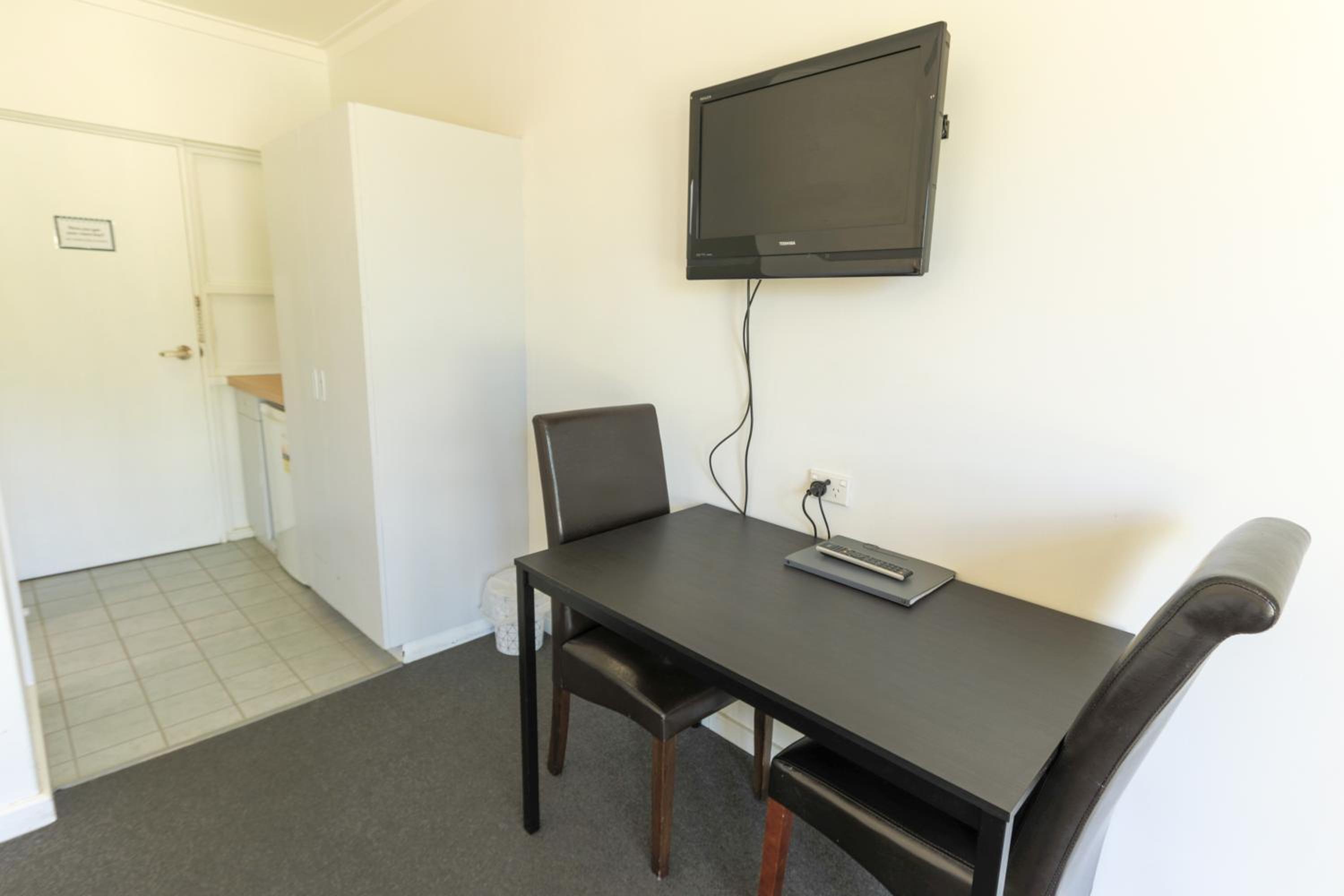 Two-Bedroom Suite(Room 11 & 12 or 15 & 16） photo 3