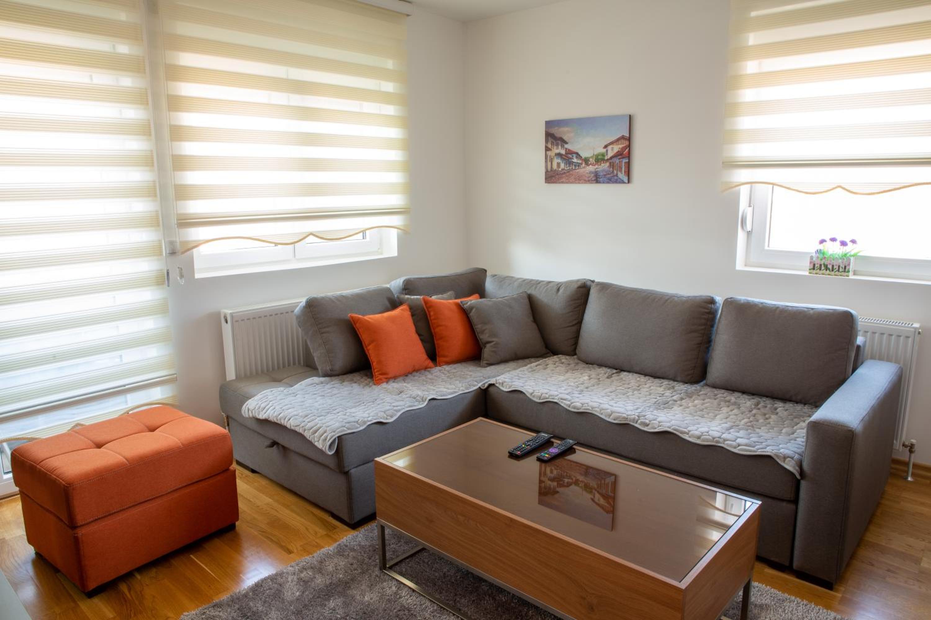 One-Bedroom Apartment photo 2