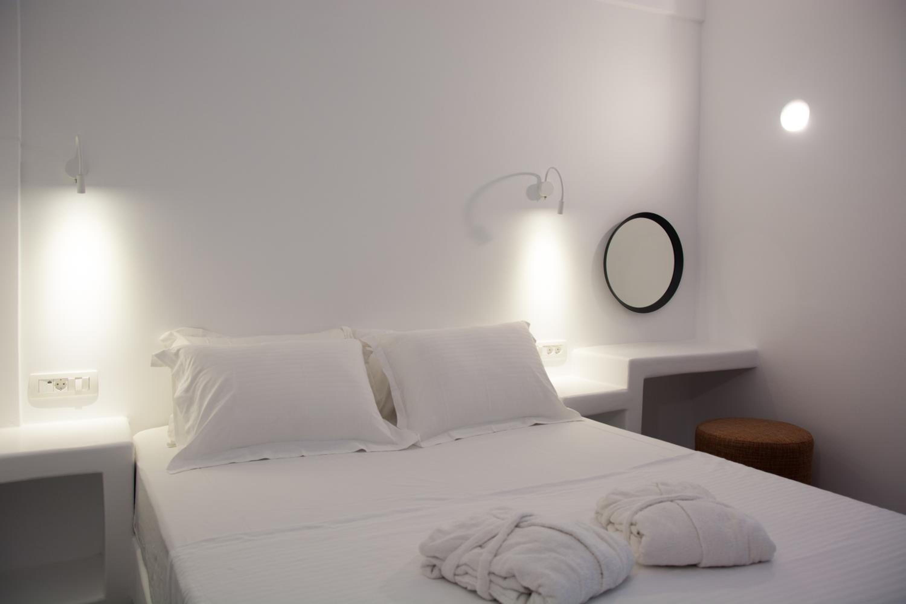 Suite with Private Pool - Photo 14
