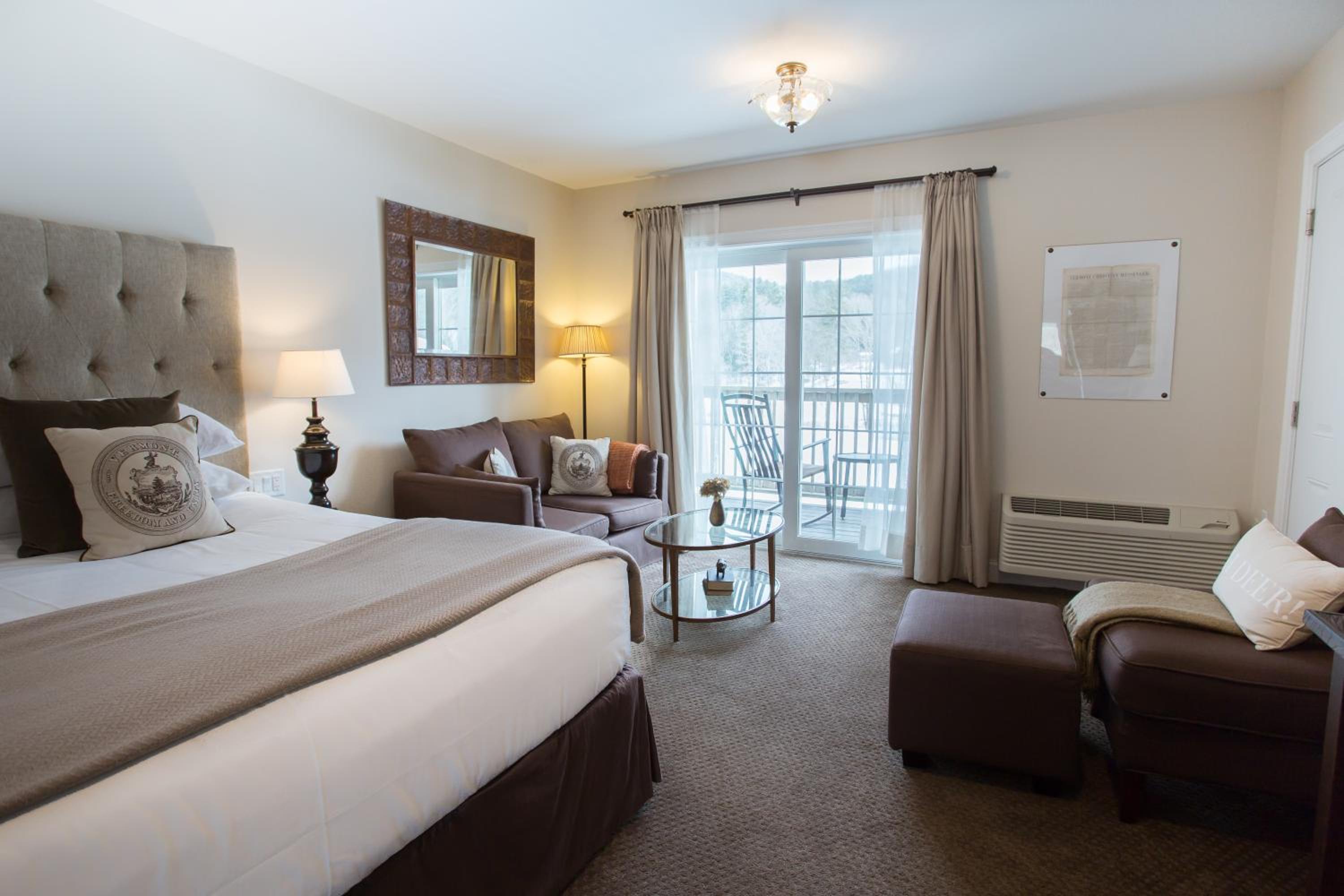 Courtyard King Room