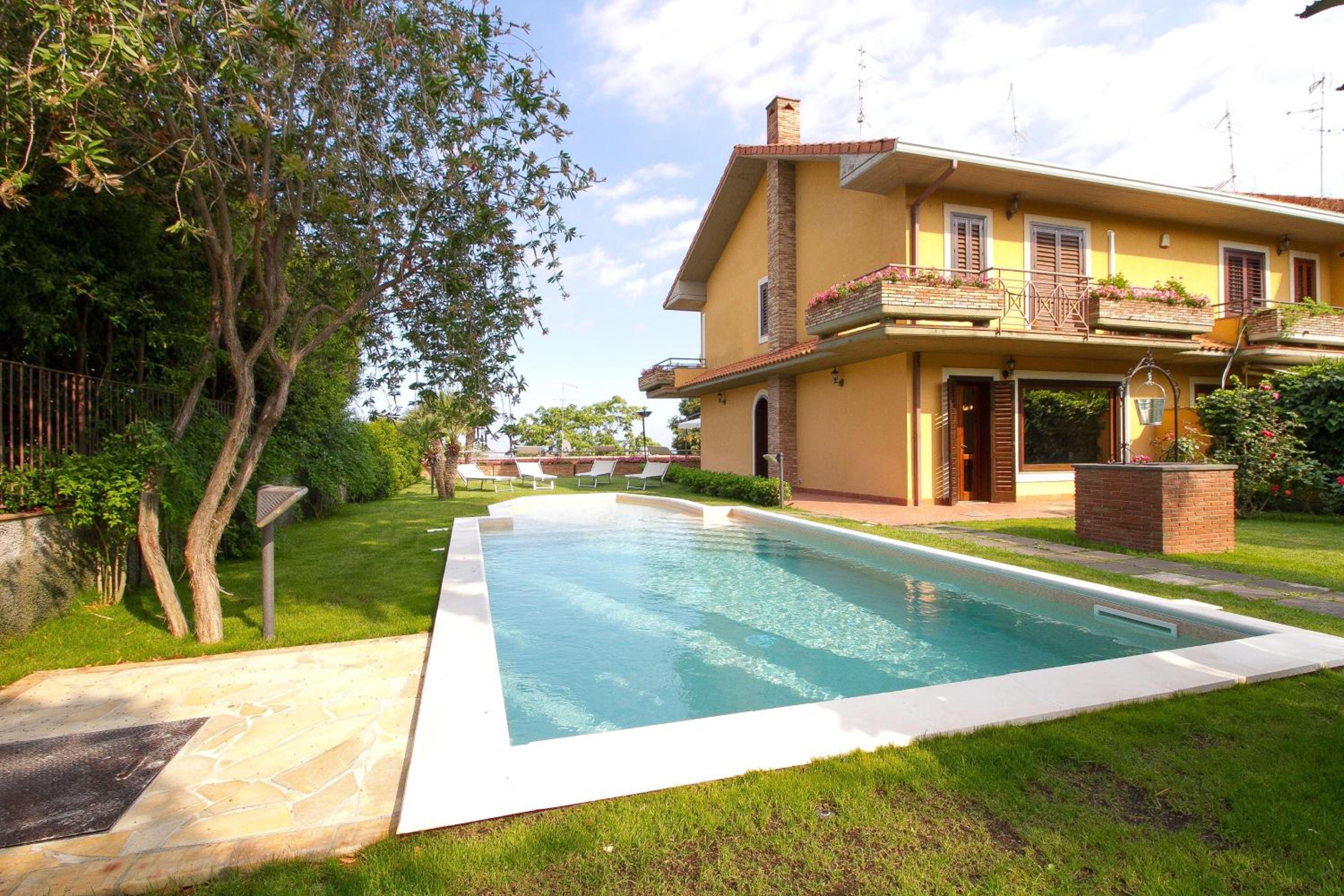 Villa photo 2
