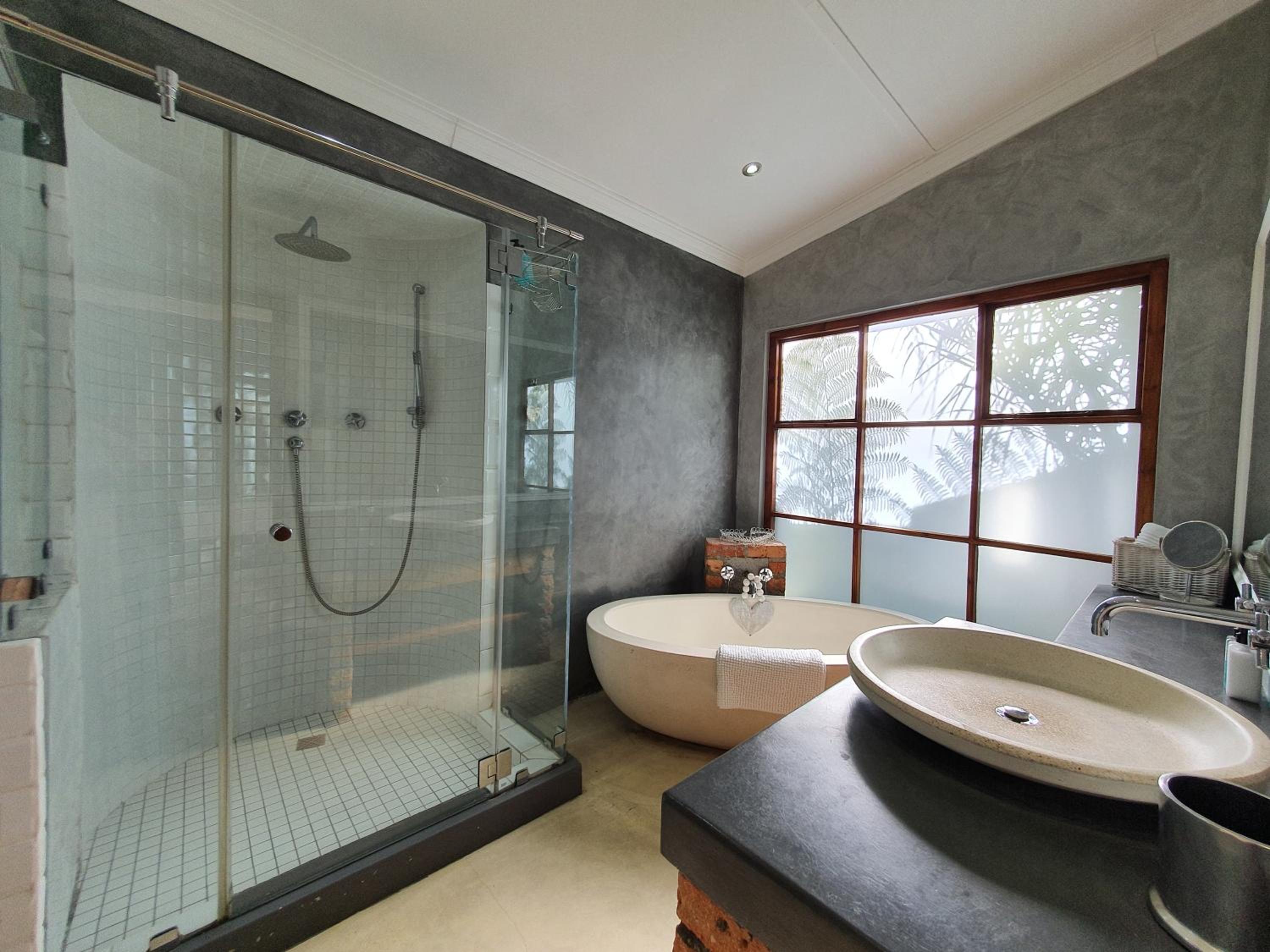 Superior Double or Twin Room photo 3
