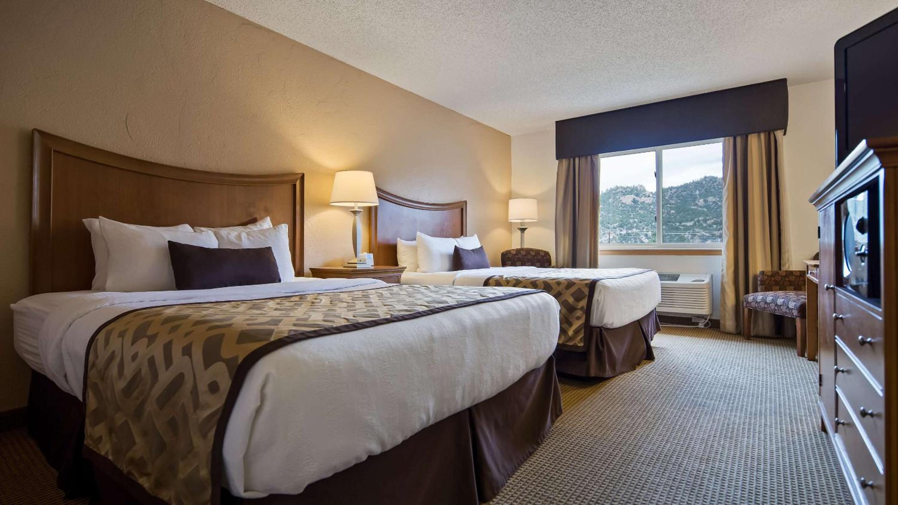 Queen Room with Two Queen Beds - Disability Access/Bath Tub photo 3