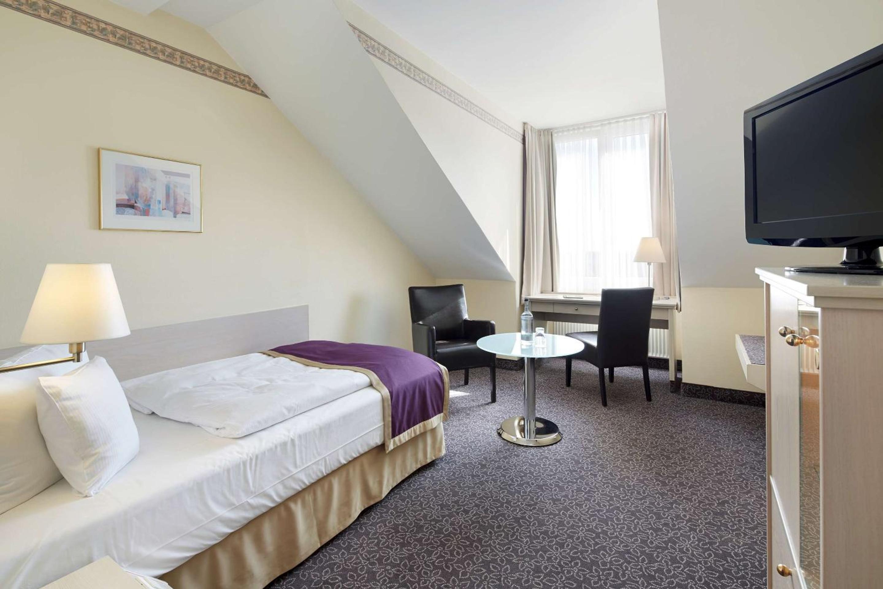 Comfort Single Room with Single Bed photo 2