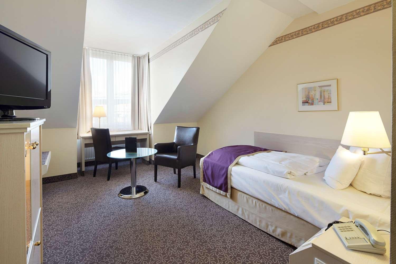Business Single Room with Single Bed photo 2
