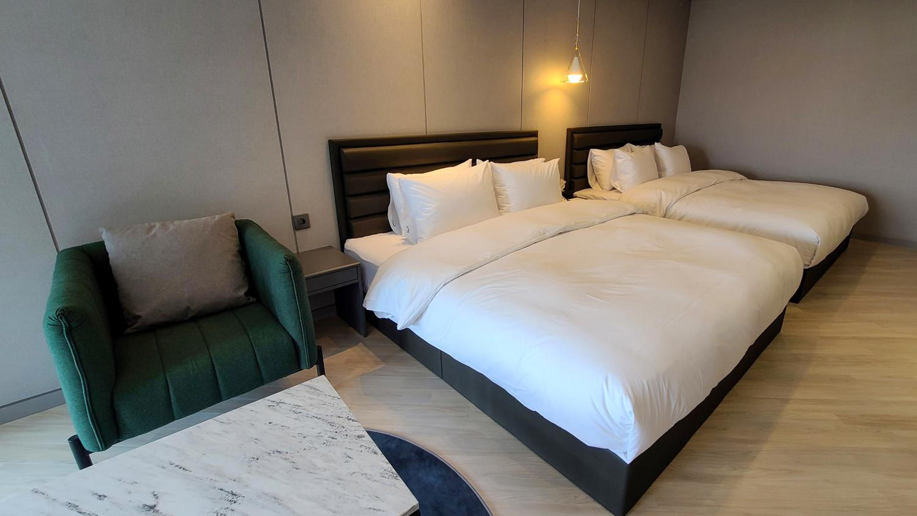 Suite with Spa Bath - Photo 4