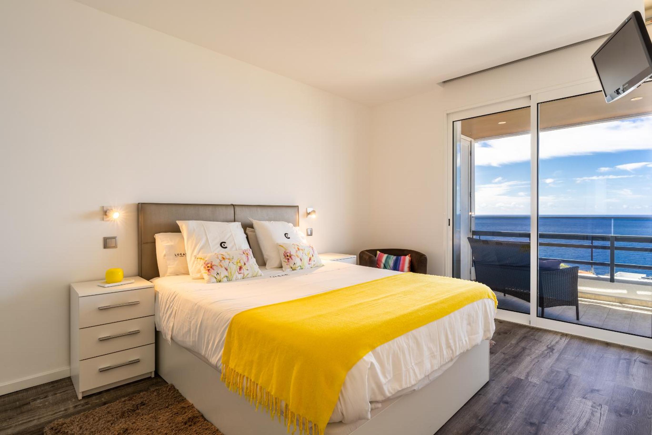 One-Bedroom Apartment with Balcony photo 1