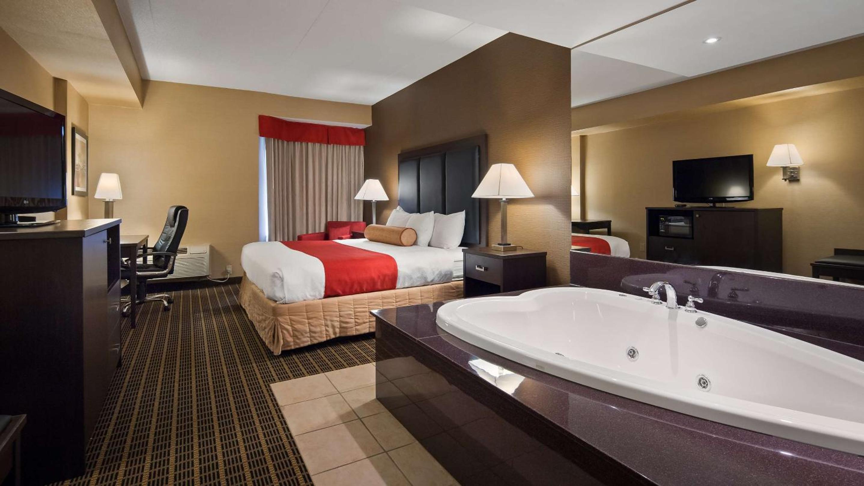 Junior Suite with King Bed and Sofa Bed - Non-Smoking