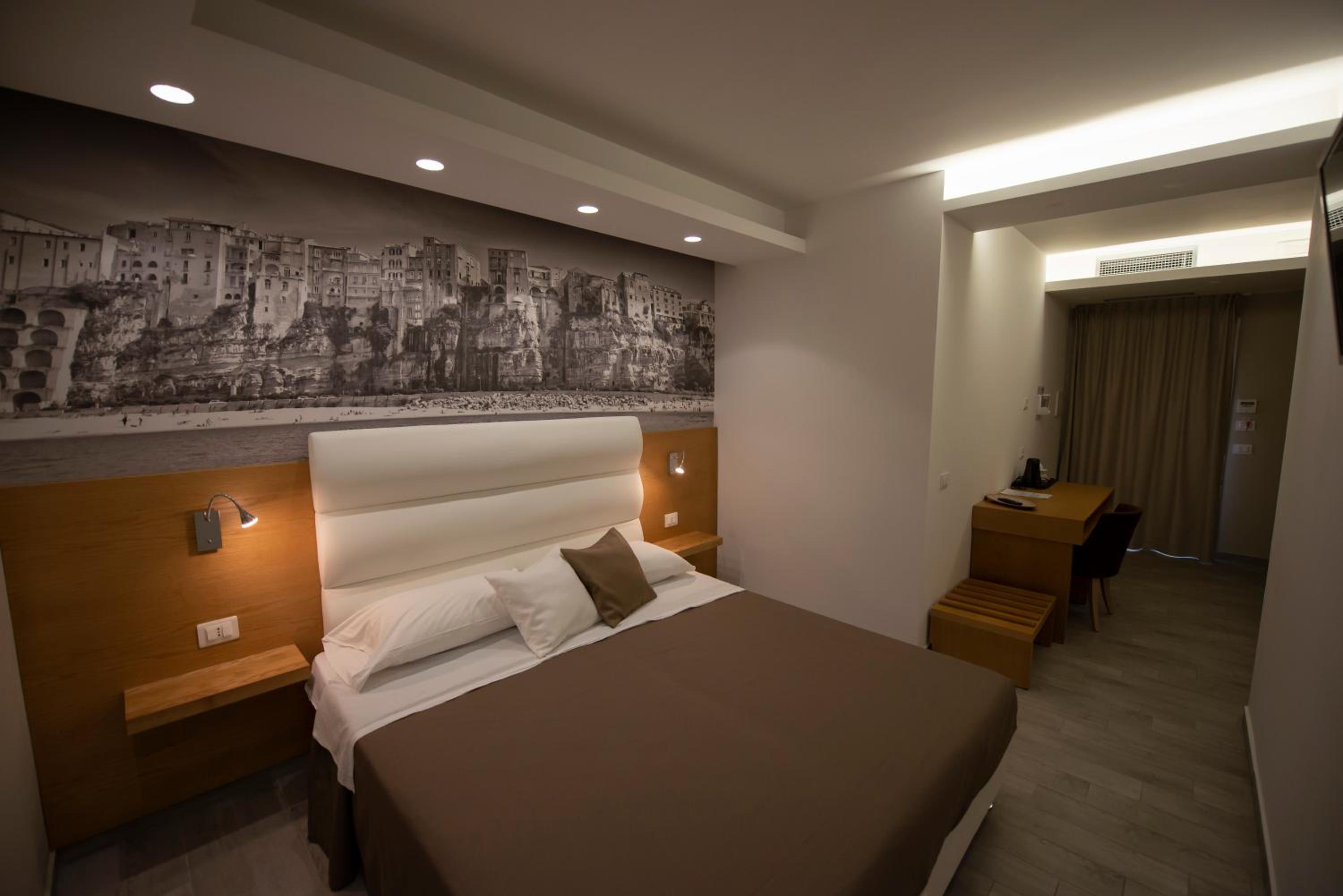 Quadruple Room - Photo 8