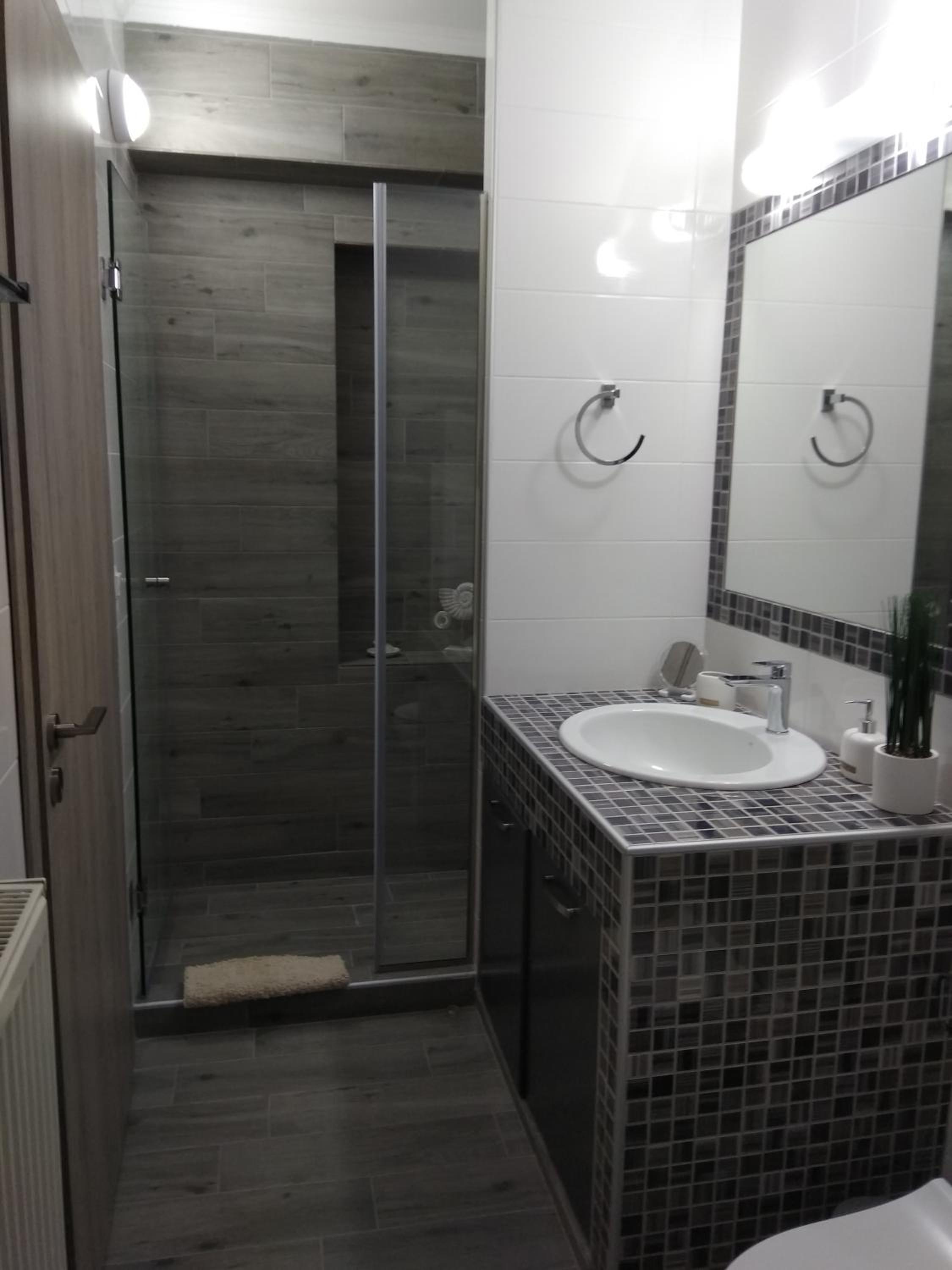 One-Bedroom Apartment - Photo 18