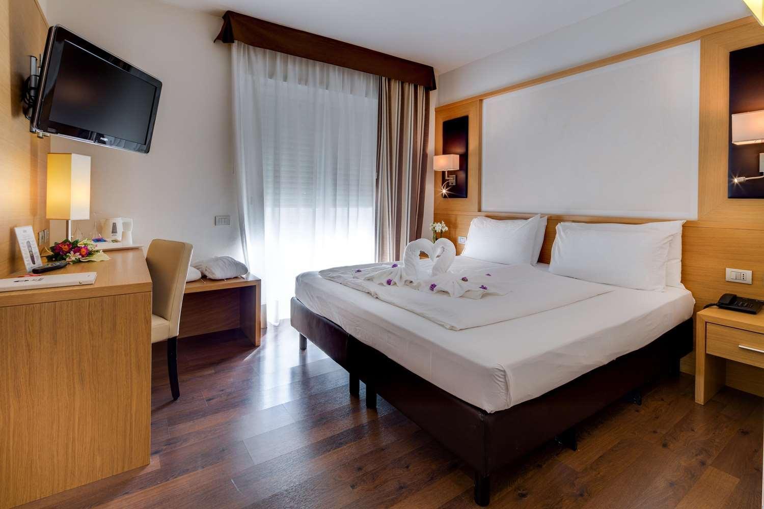 King Suite with Sofa Bed - Photo 24
