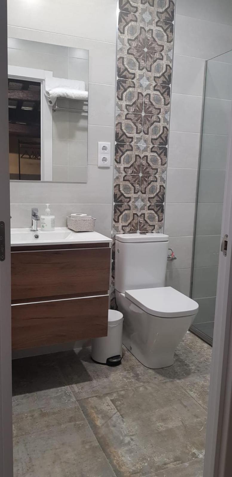 Superior Quadruple Room - Photo 6