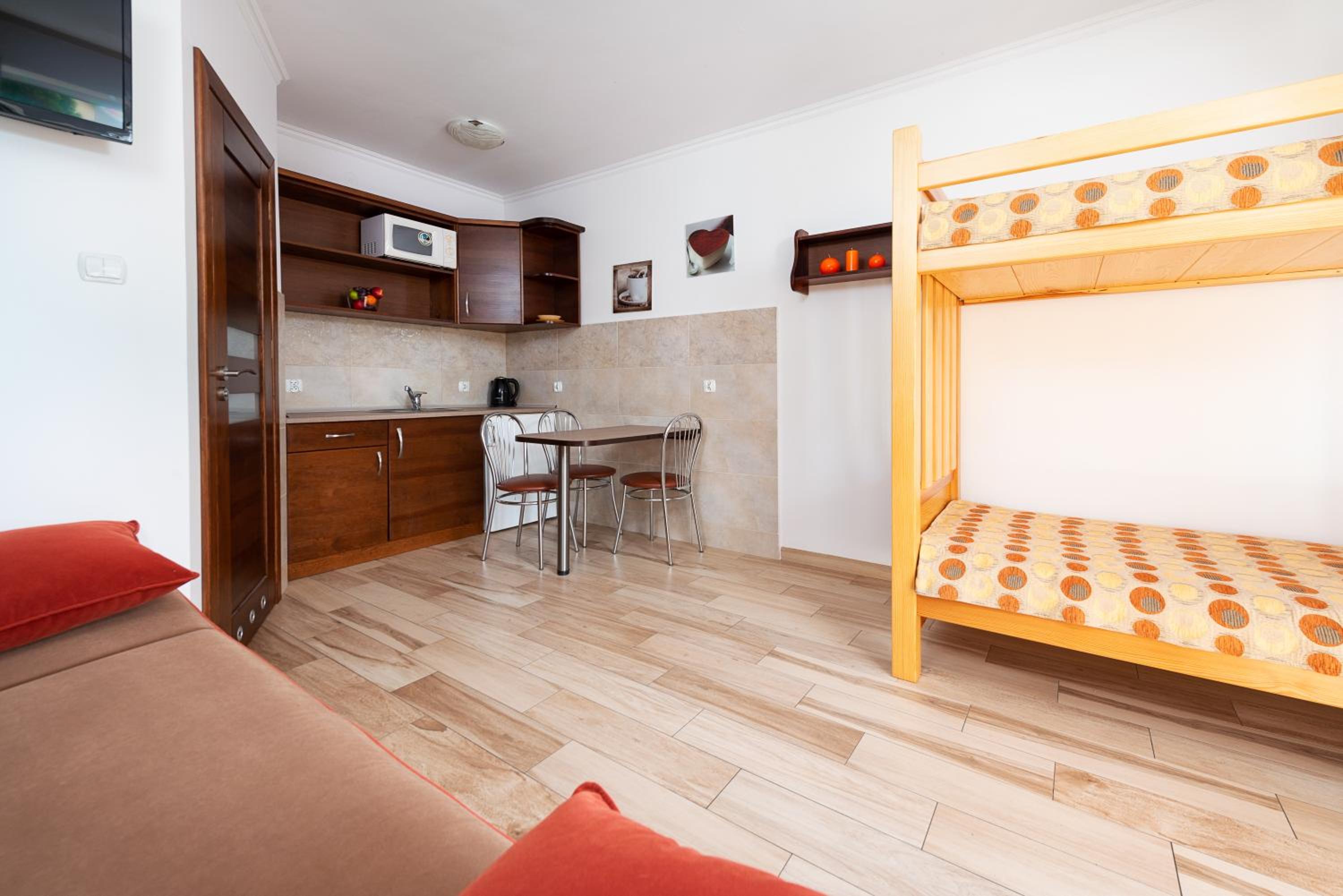 Family Room with Terrace photo 3
