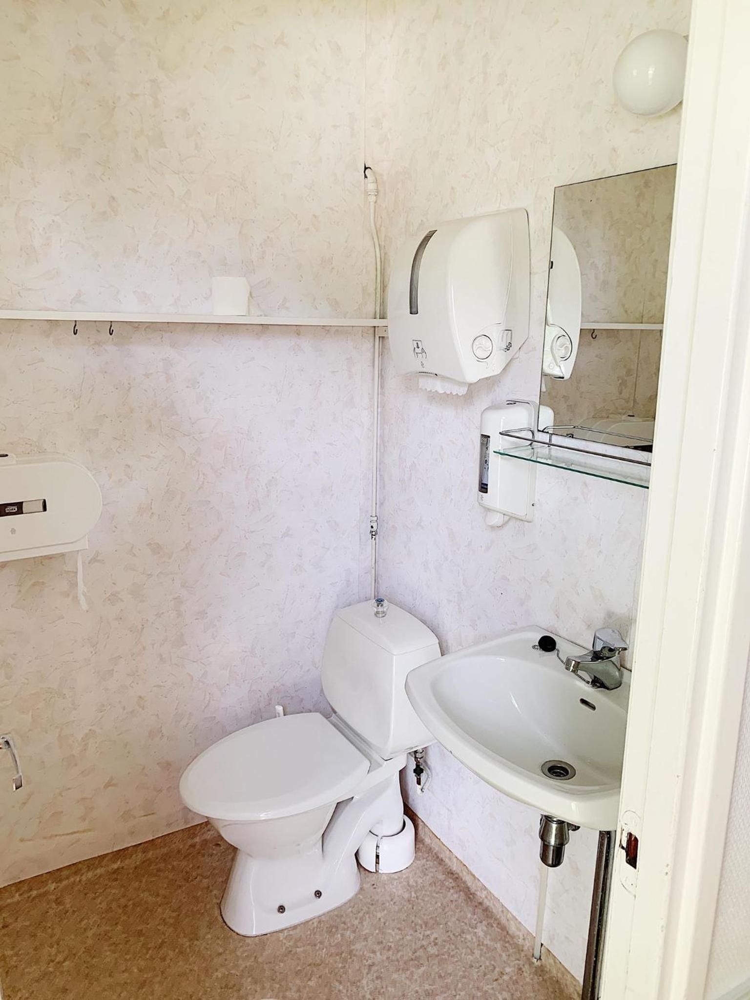 Quadruple Room with Shared Shower photo 3
