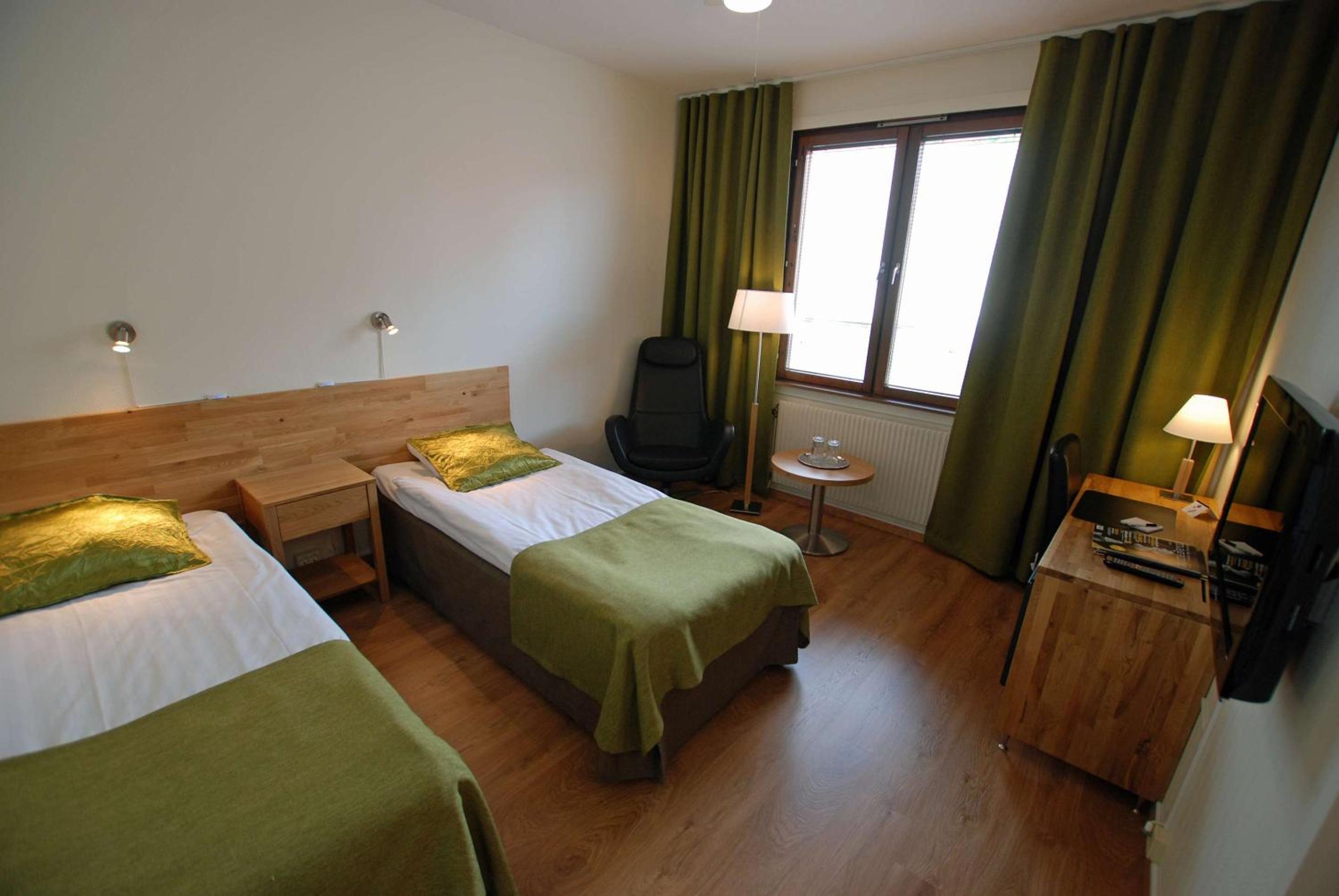 Superior Double Room with Two Single Beds - Non-Smoking - Photo 7