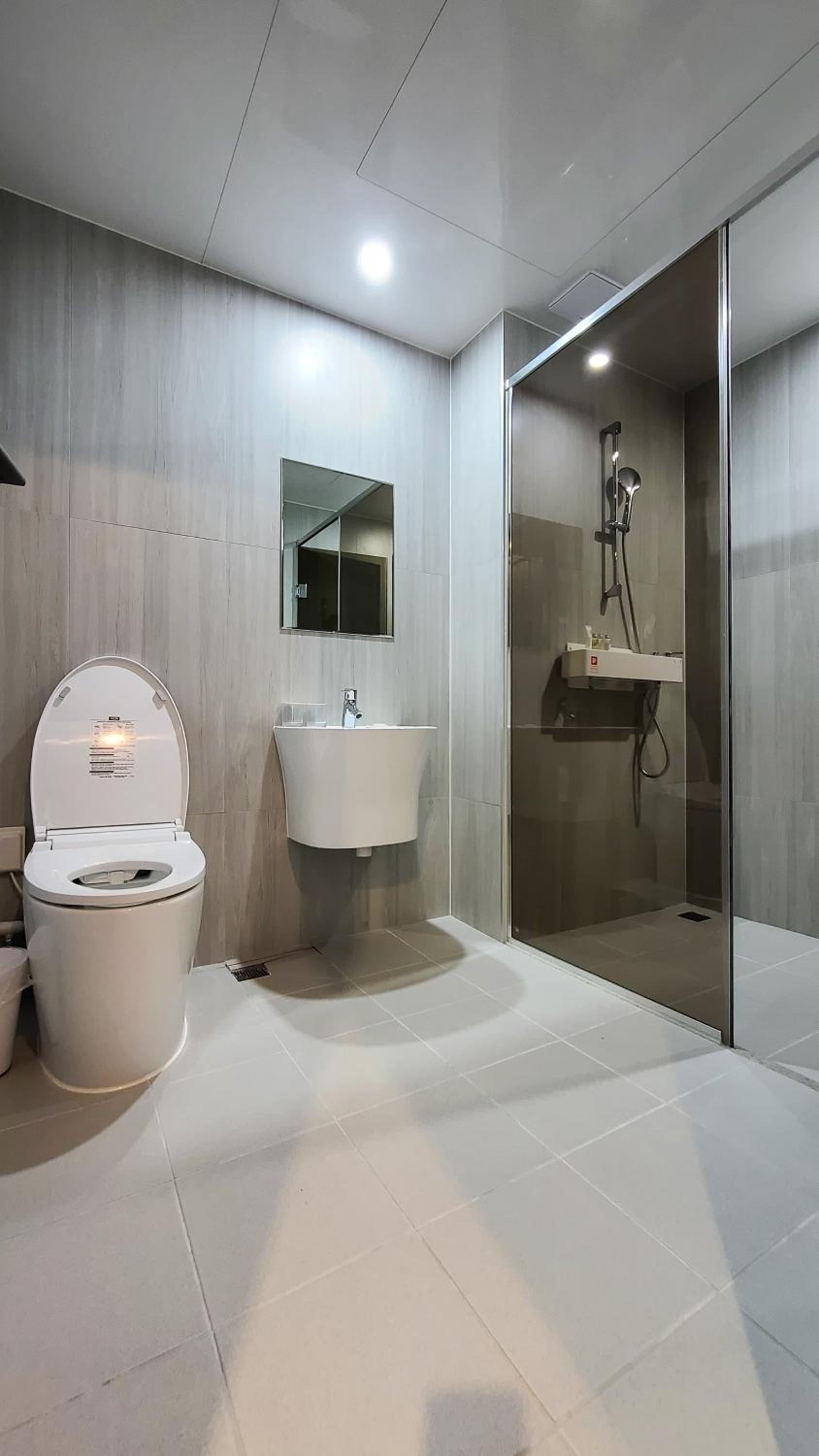 Deluxe Double Room with Bath - Photo 2