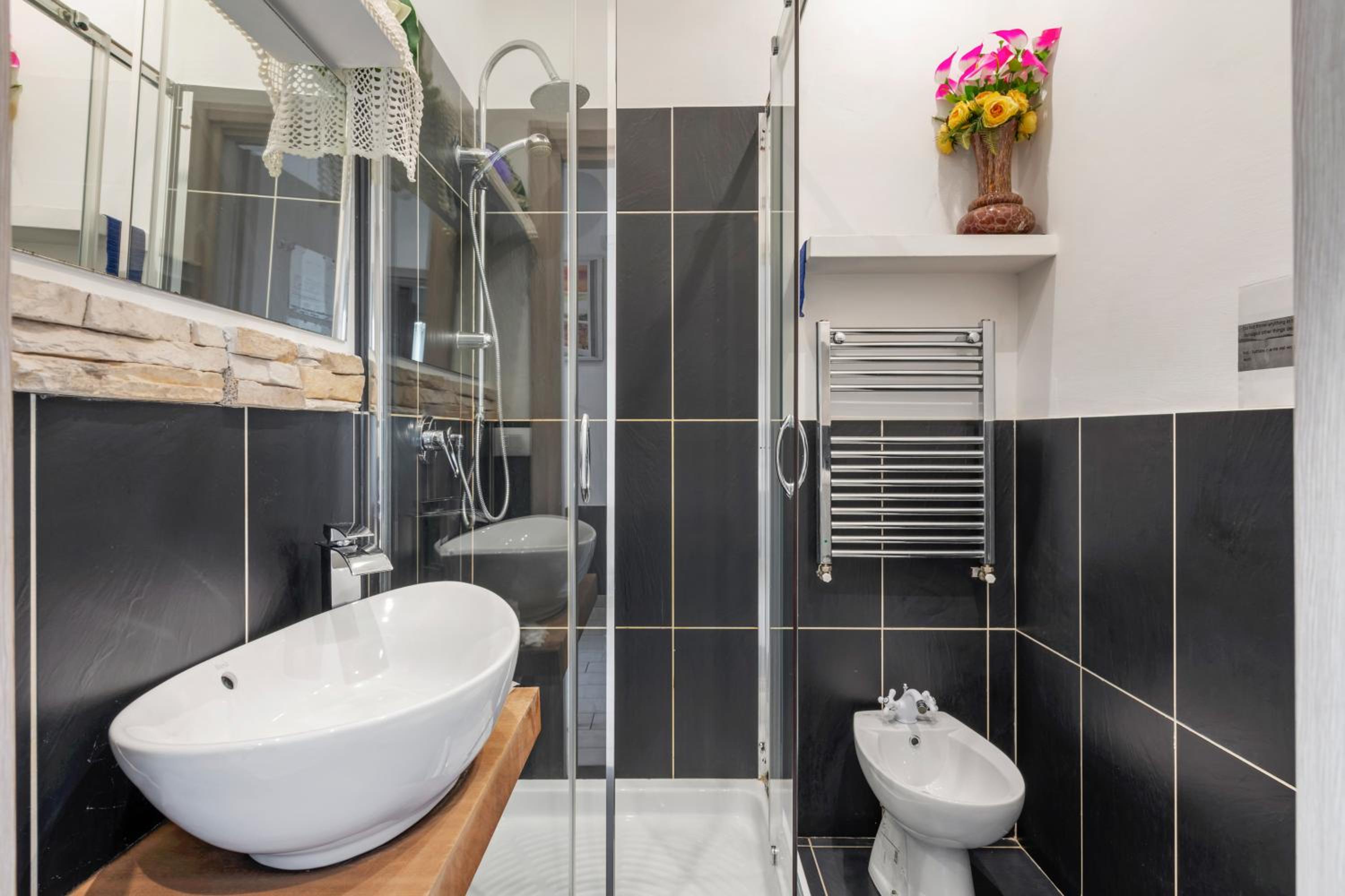 Double Room with Private Bathroom photo 2