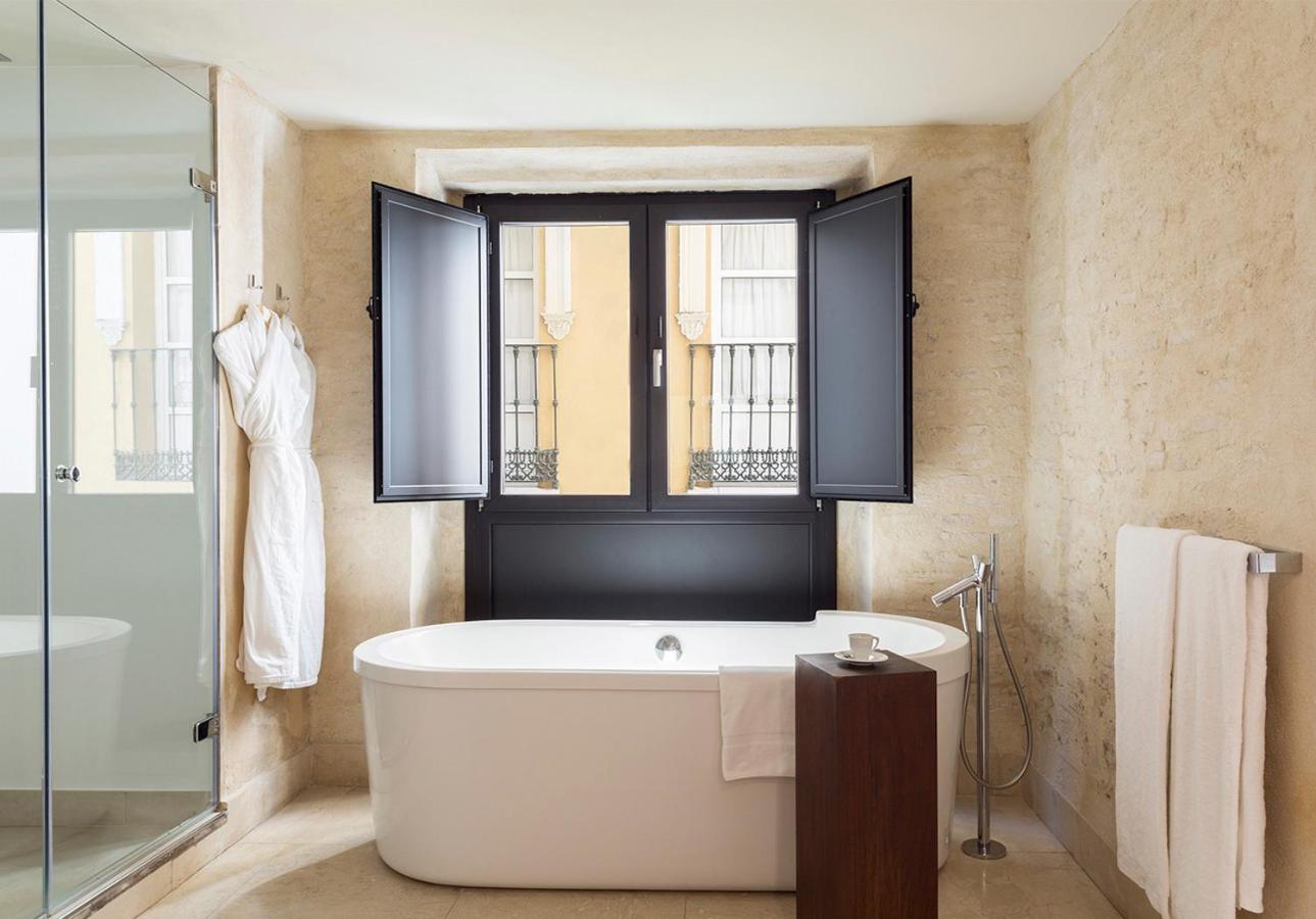 Junior Suite with View - Photo 4