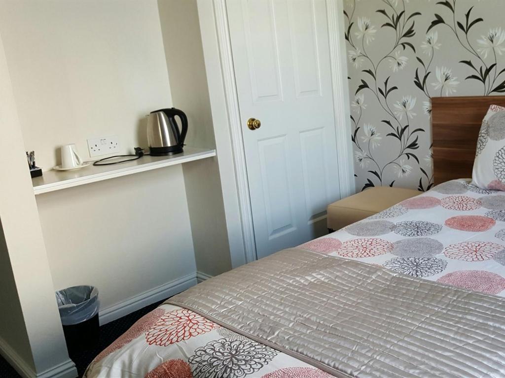Single Room photo 2