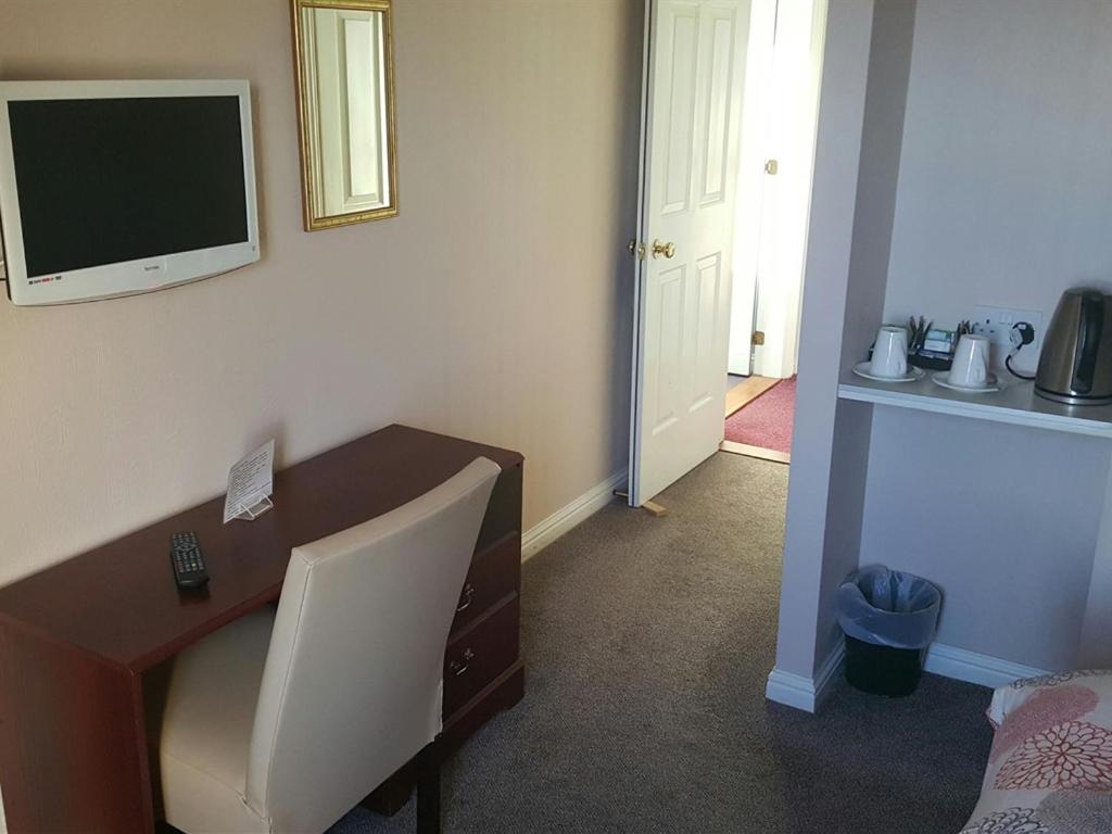 Double Room with Private Bathroom photo 3