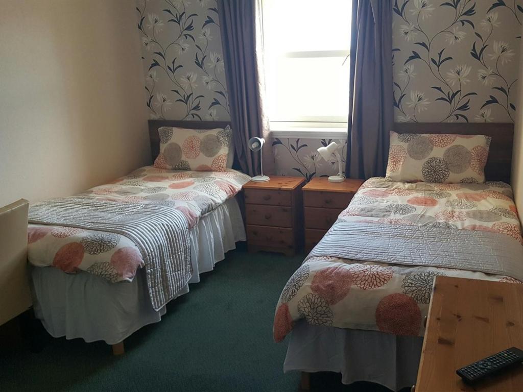 Twin Room with Private Bathroom photo 3