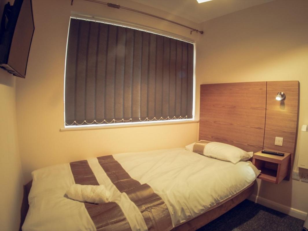 Single Room with Shared Bathroom photo 2
