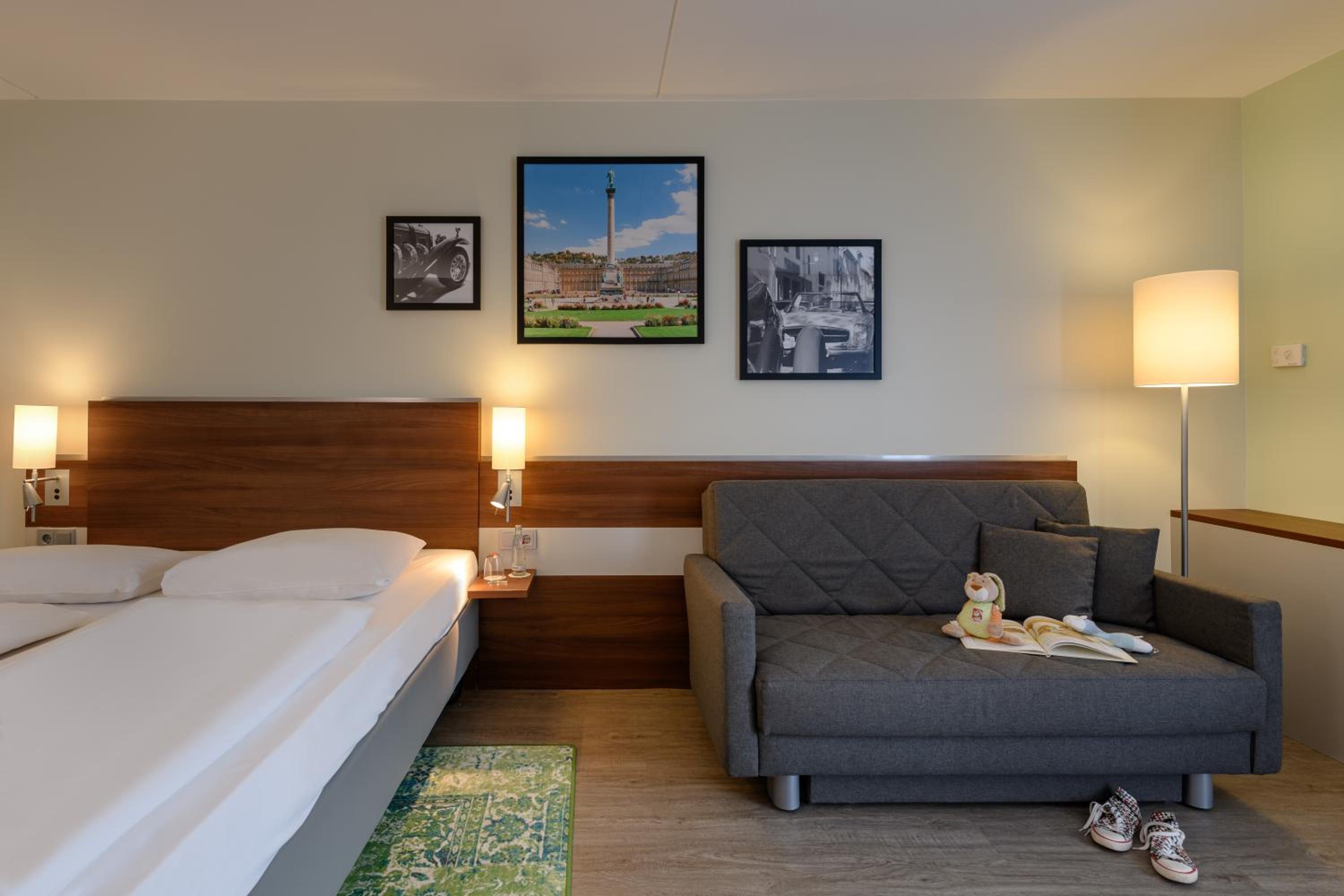 Standard Queen Room - Photo 9