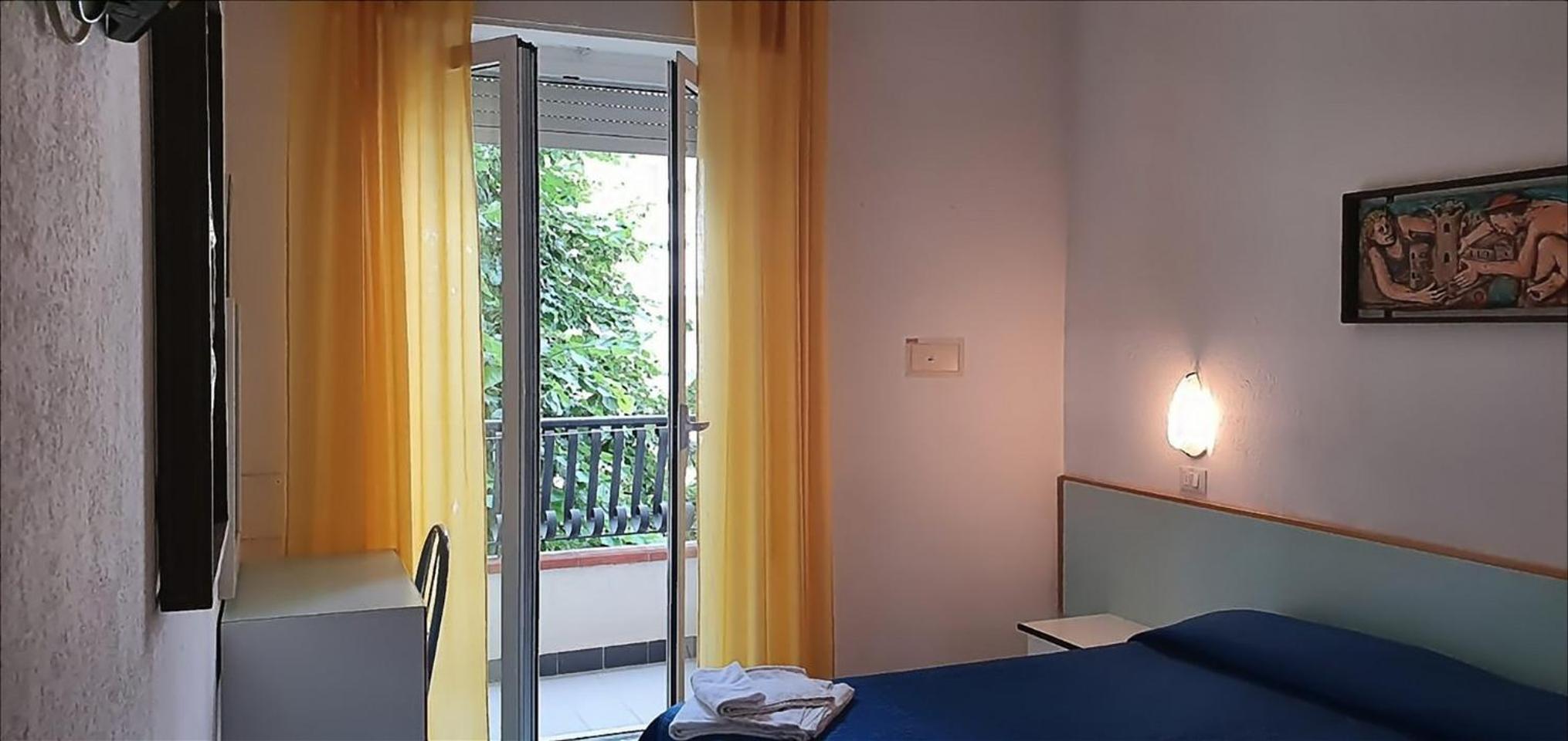 Economy Double or Twin Room with Balcony - Photo 6