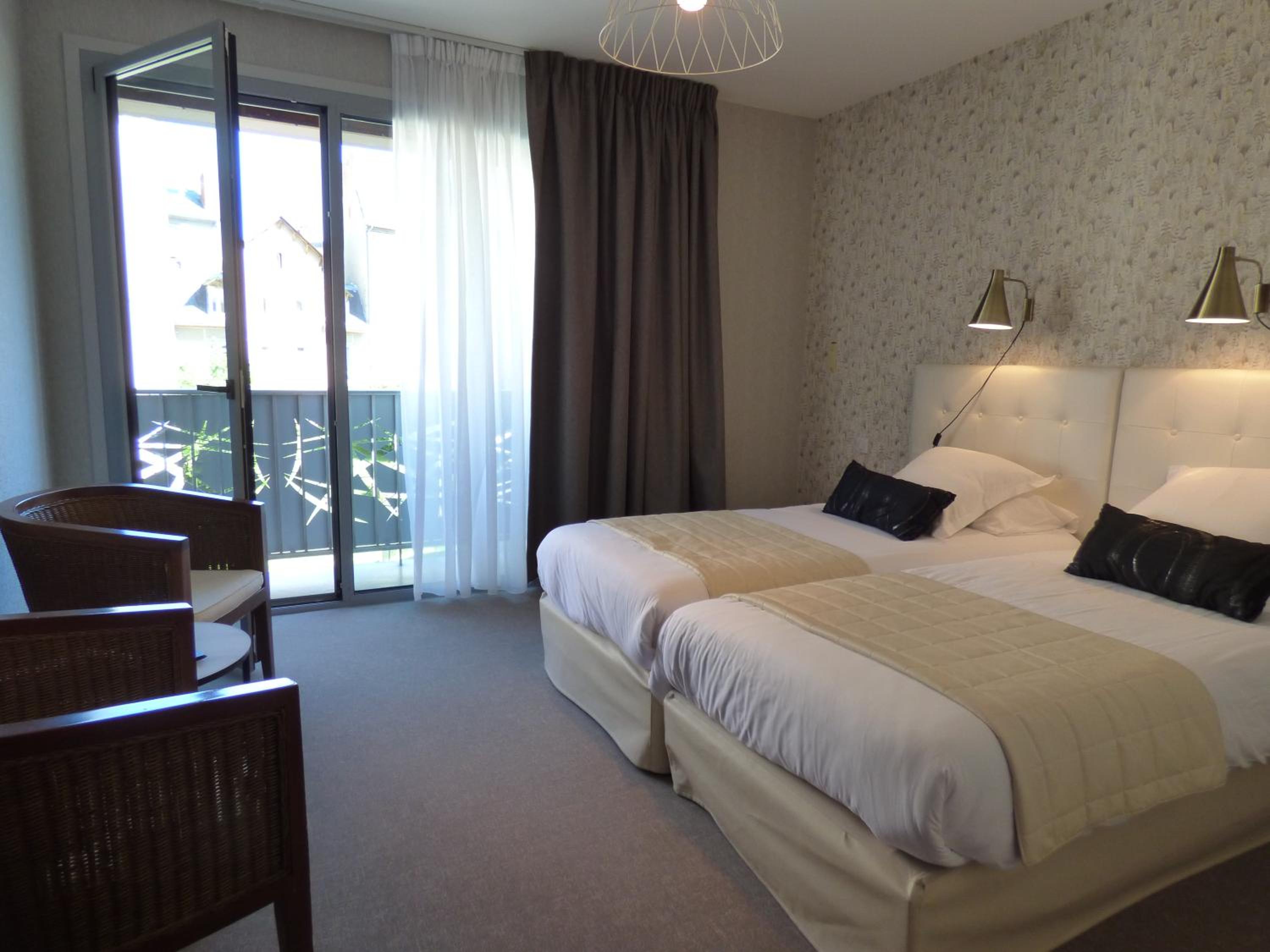Comfort Family Room - Photo 4