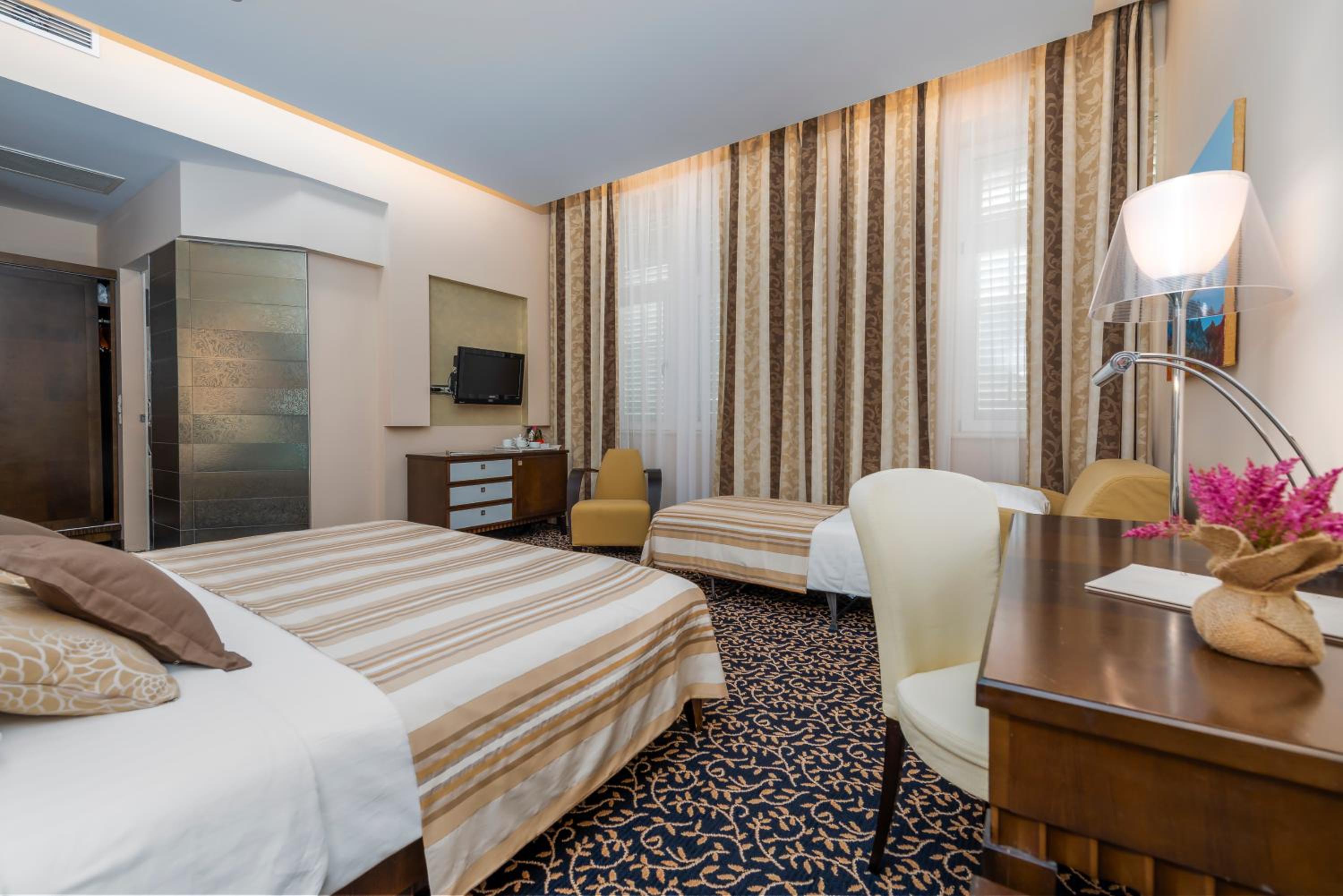 Superior Double Room - Photo 9