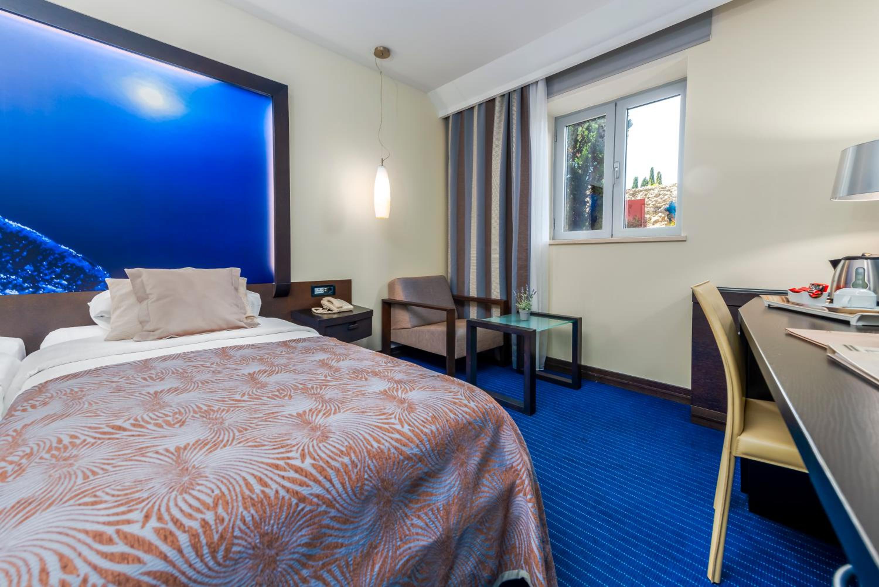 Classic Double or Twin Room - Photo 6
